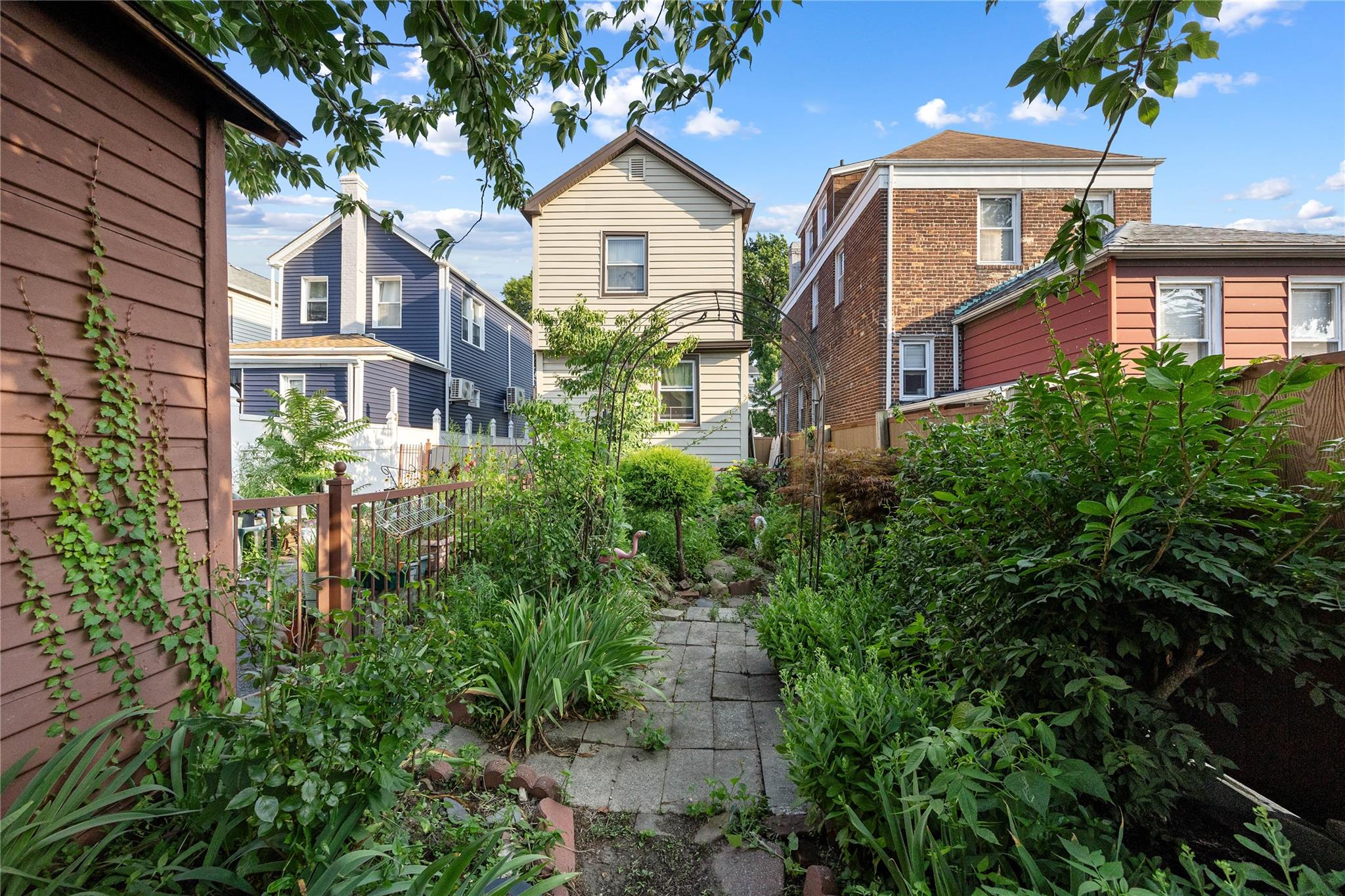 2121 Quimby Avenue, Bronx, NY 10473