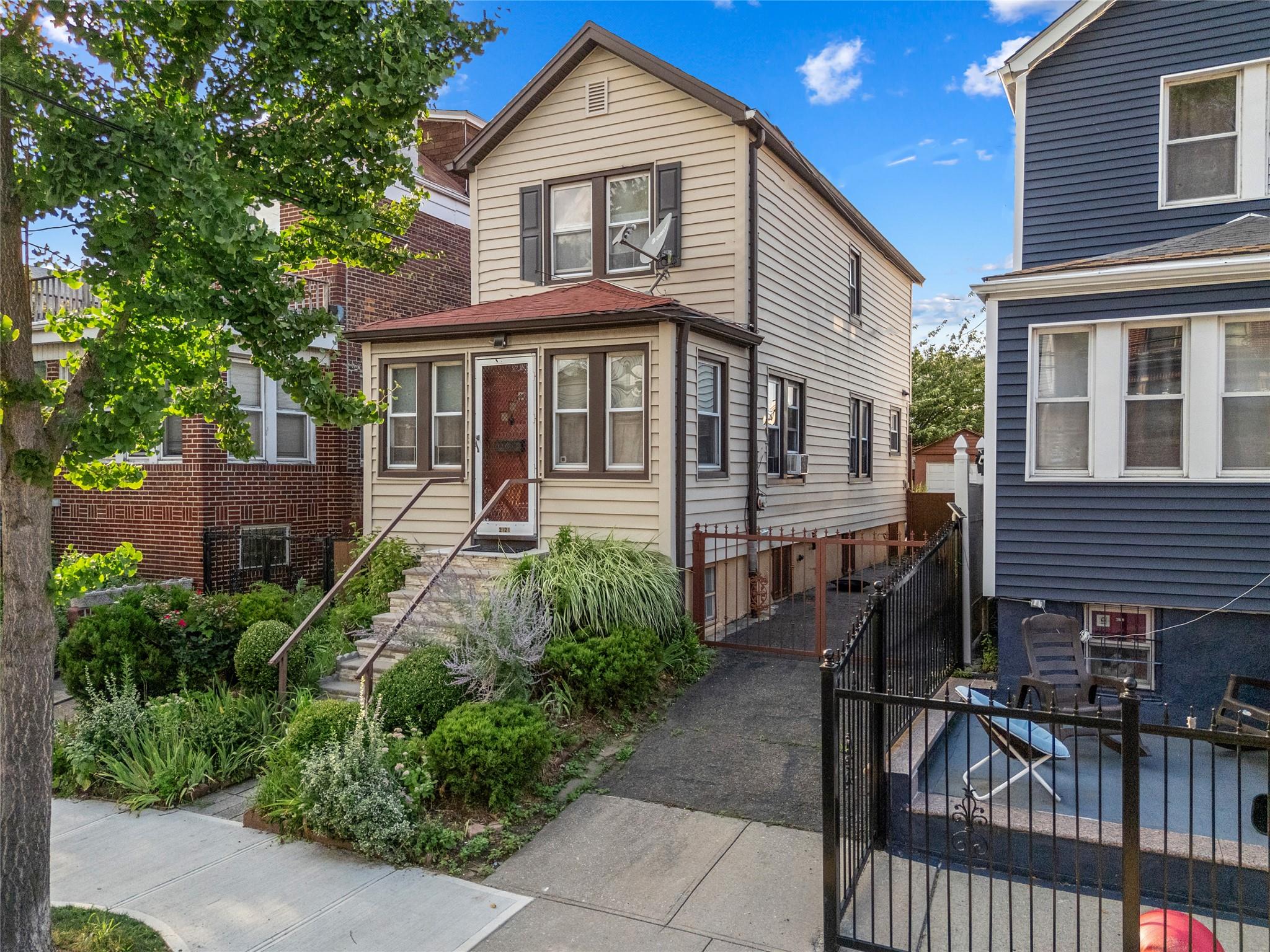 2121 Quimby Avenue, Bronx, NY 10473