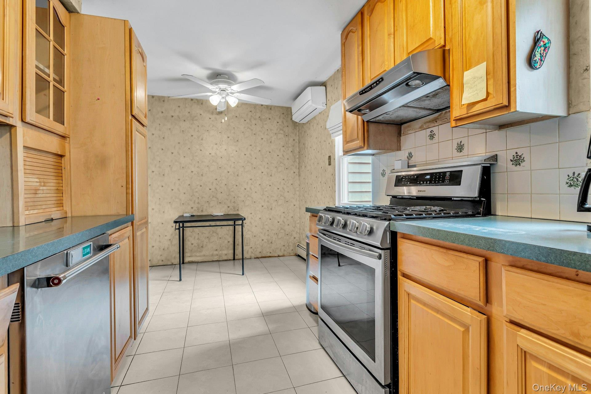 35 Willits Road, Glen Cove, NY 11542