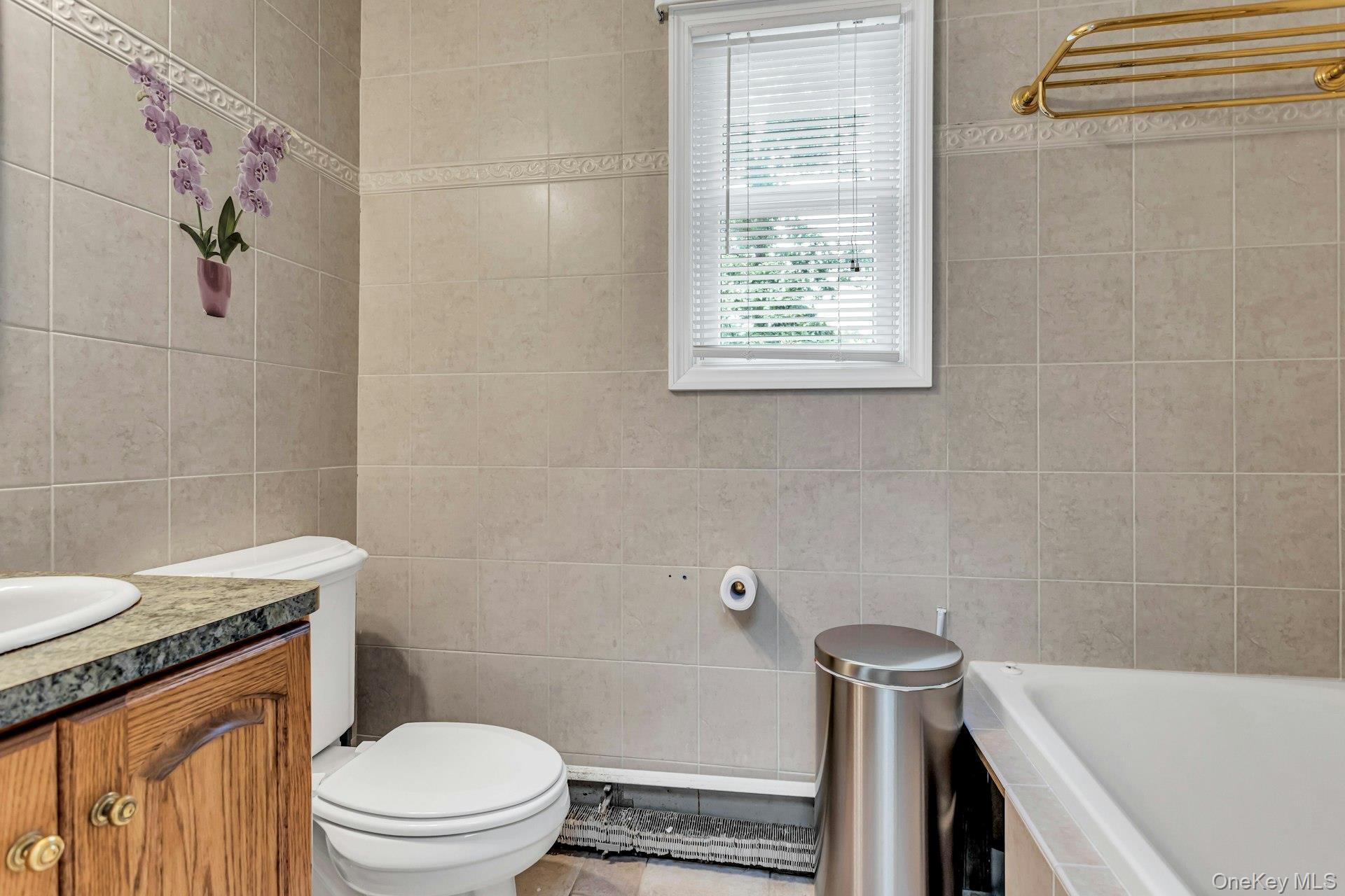 35 Willits Road, Glen Cove, NY 11542