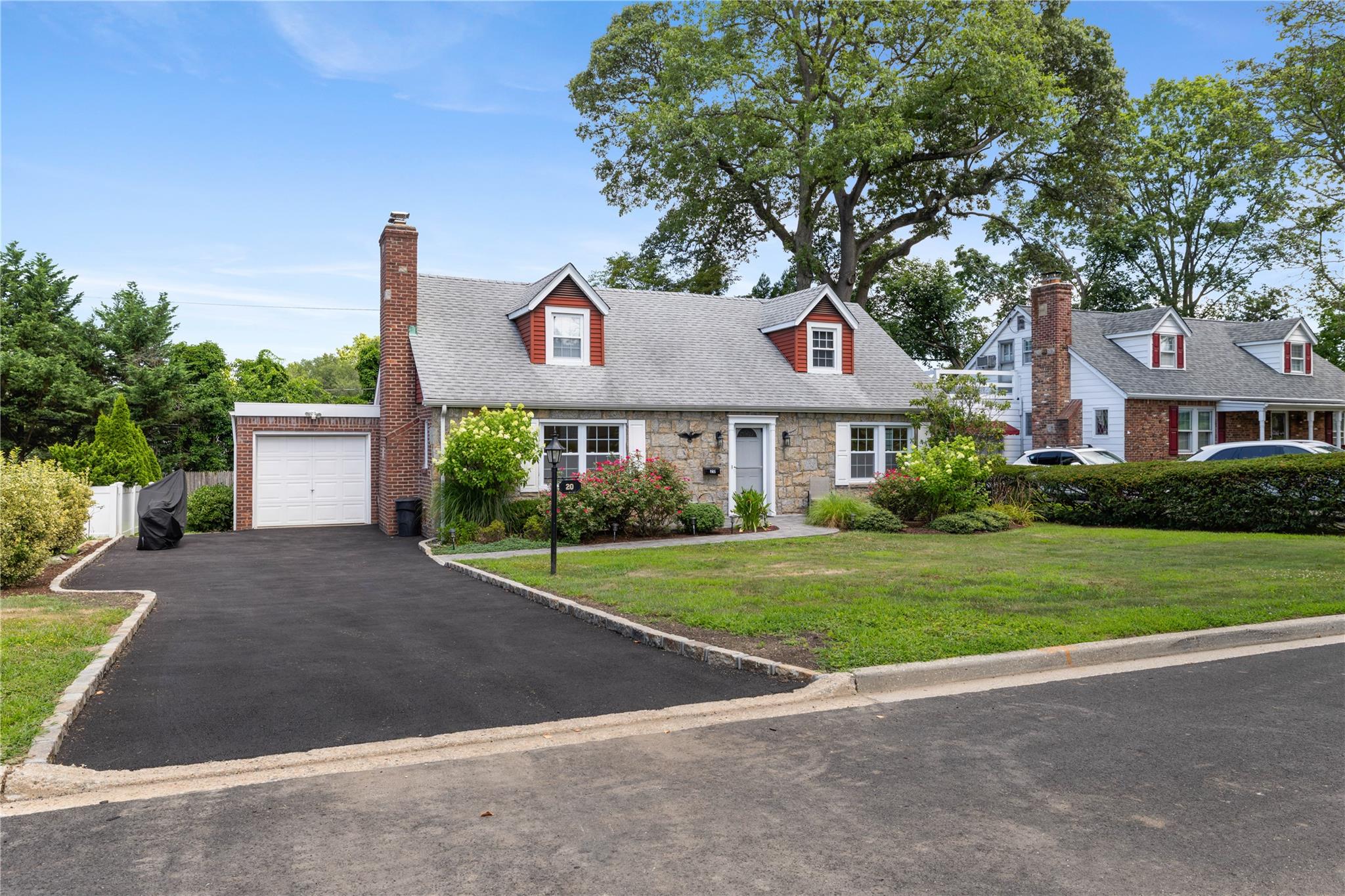20 Glen Lane, Glen Head, NY 11545