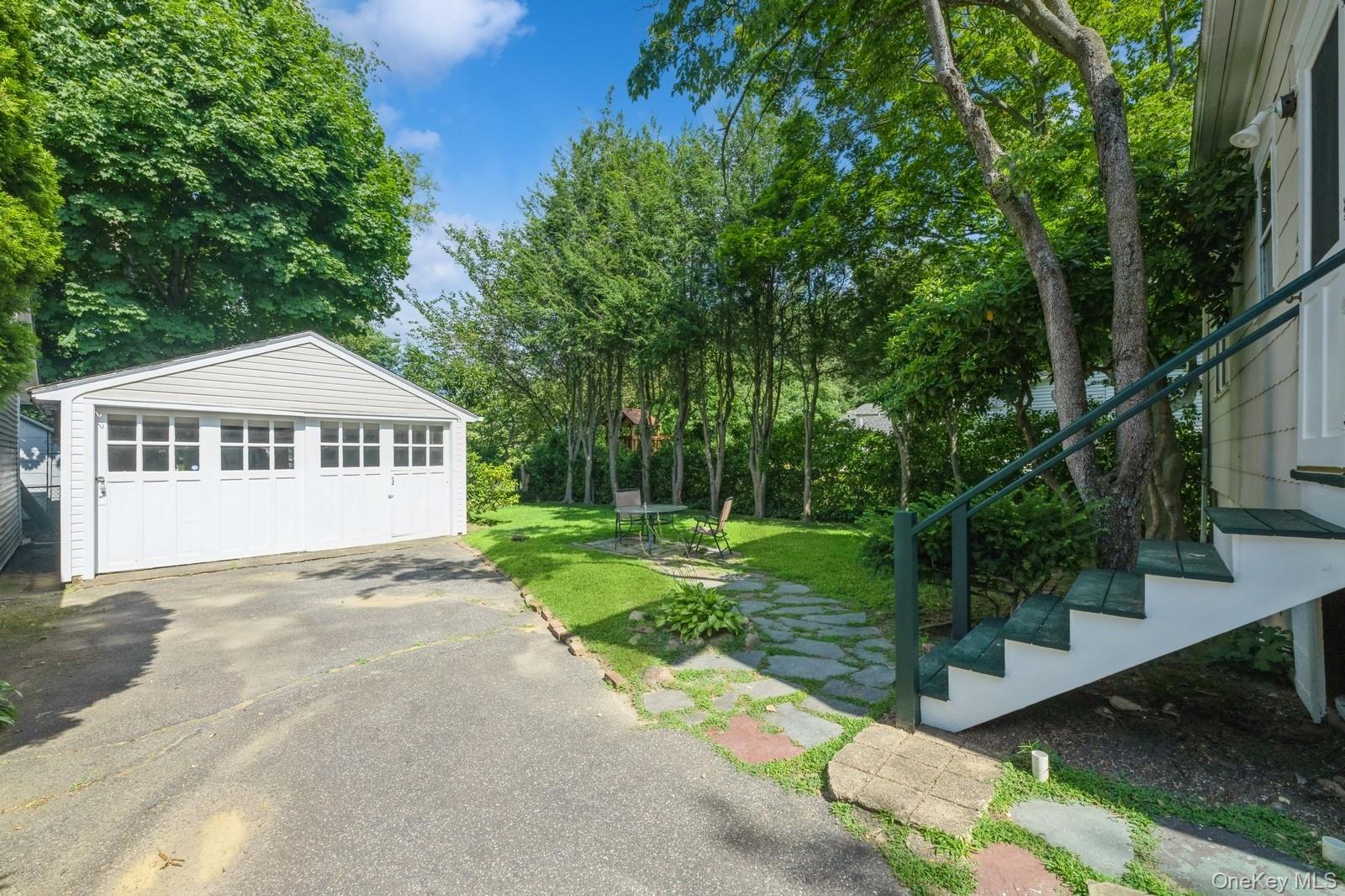 49 High Street, Locust Valley, NY 11560