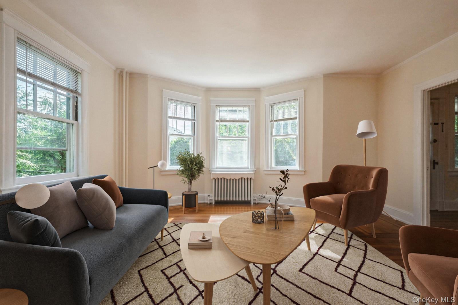 49 High Street, Locust Valley, NY 11560