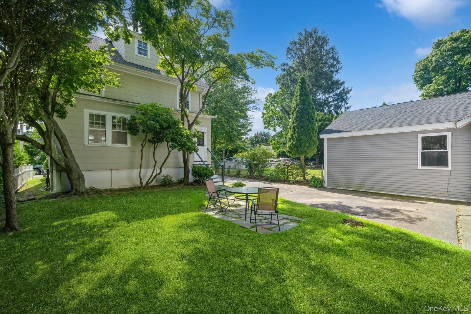 49 High Street, Locust Valley, NY 11560