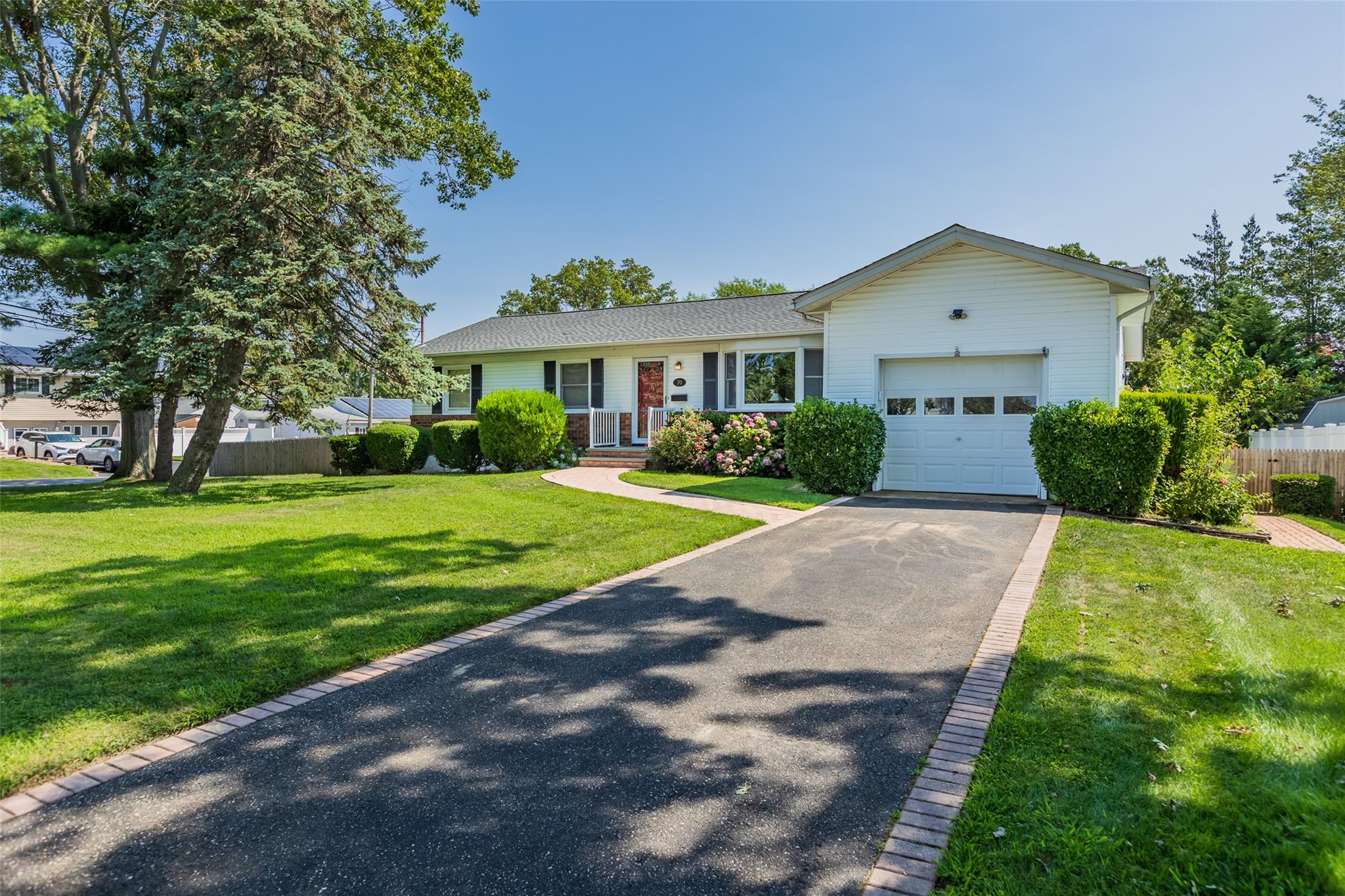 70 11th Avenue, West Babylon, NY 11704
