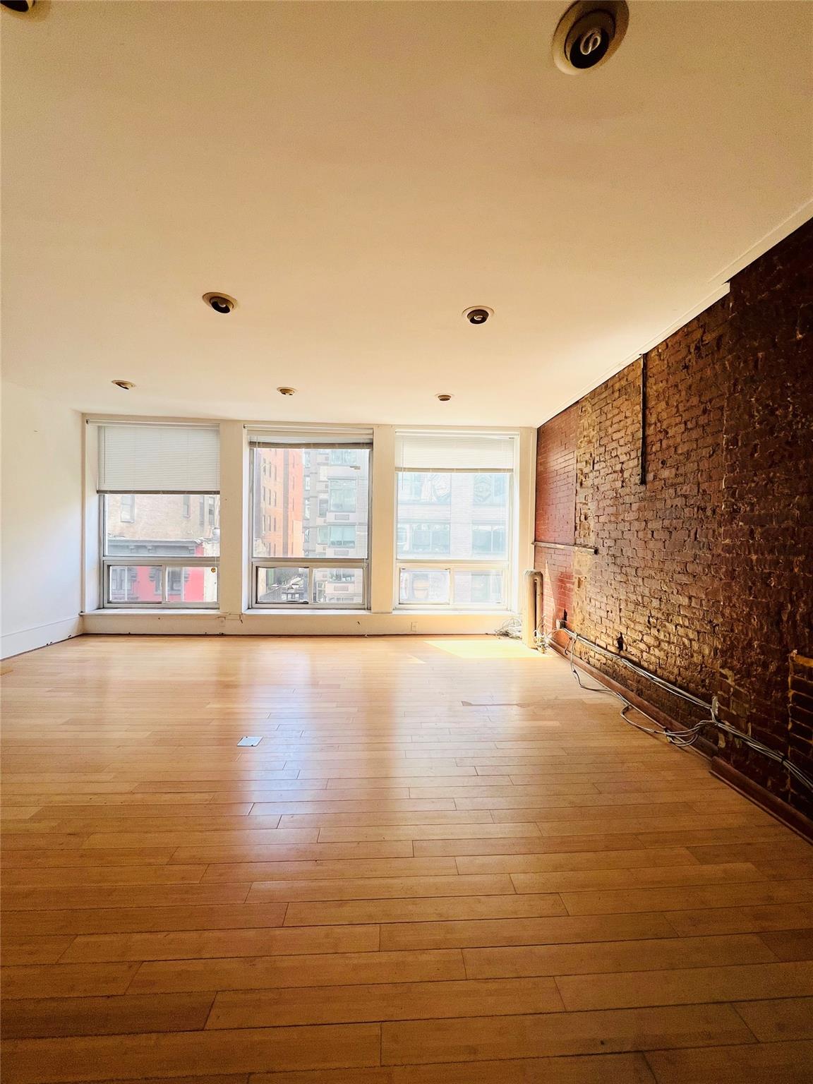 57 W 28 Street # Fl5, New York (Manhattan), NY 10001