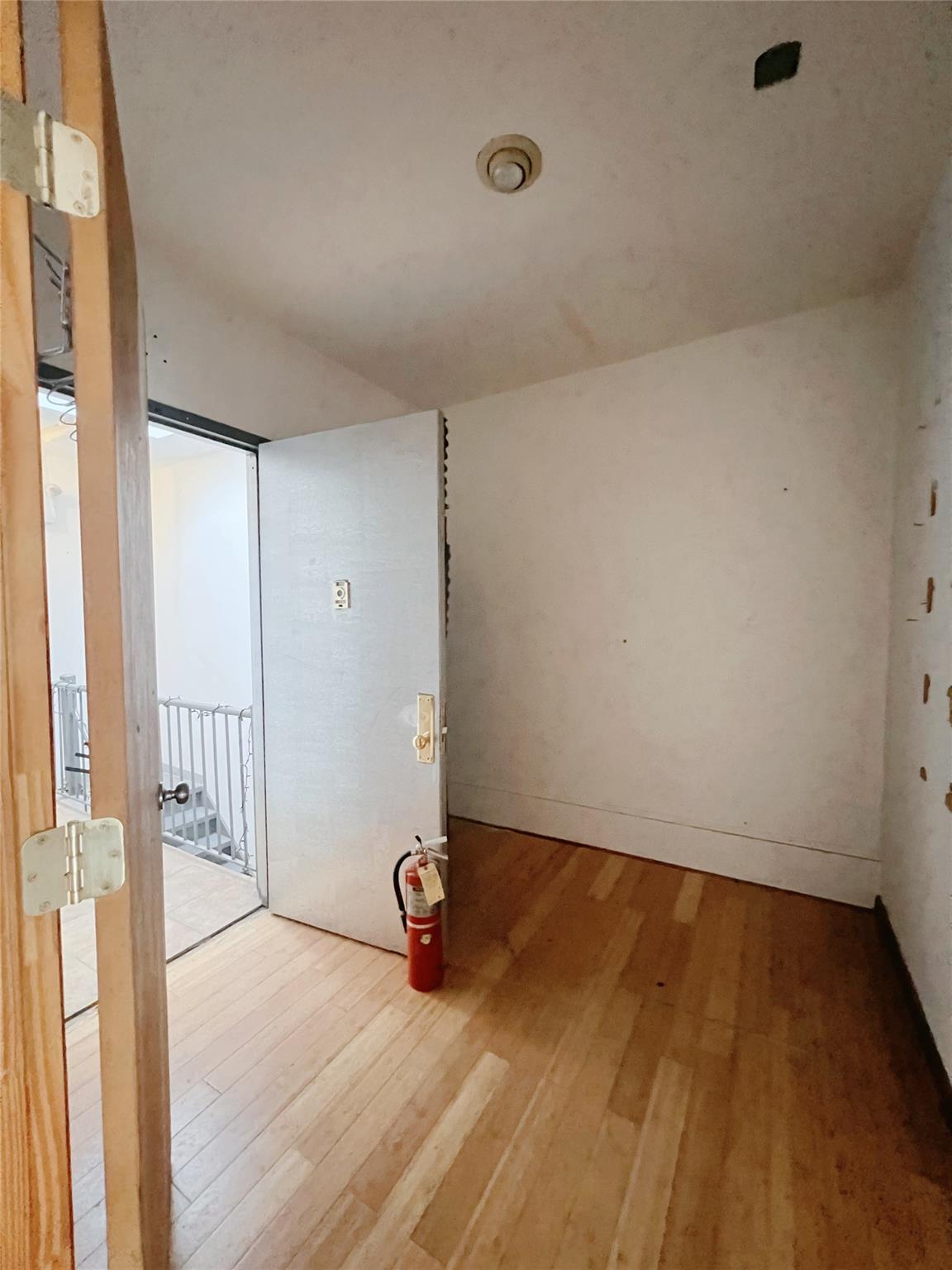 57 W 28 Street # Fl5, New York (Manhattan), NY 10001