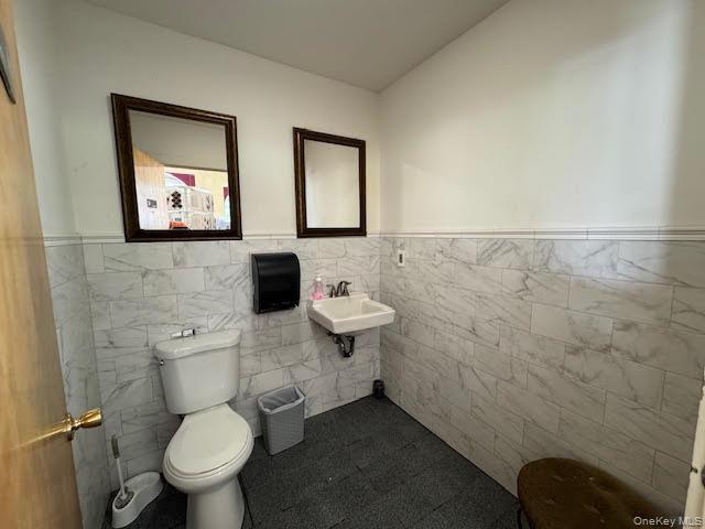 2907 Us Route 9W # 100, New Windsor, NY 12553