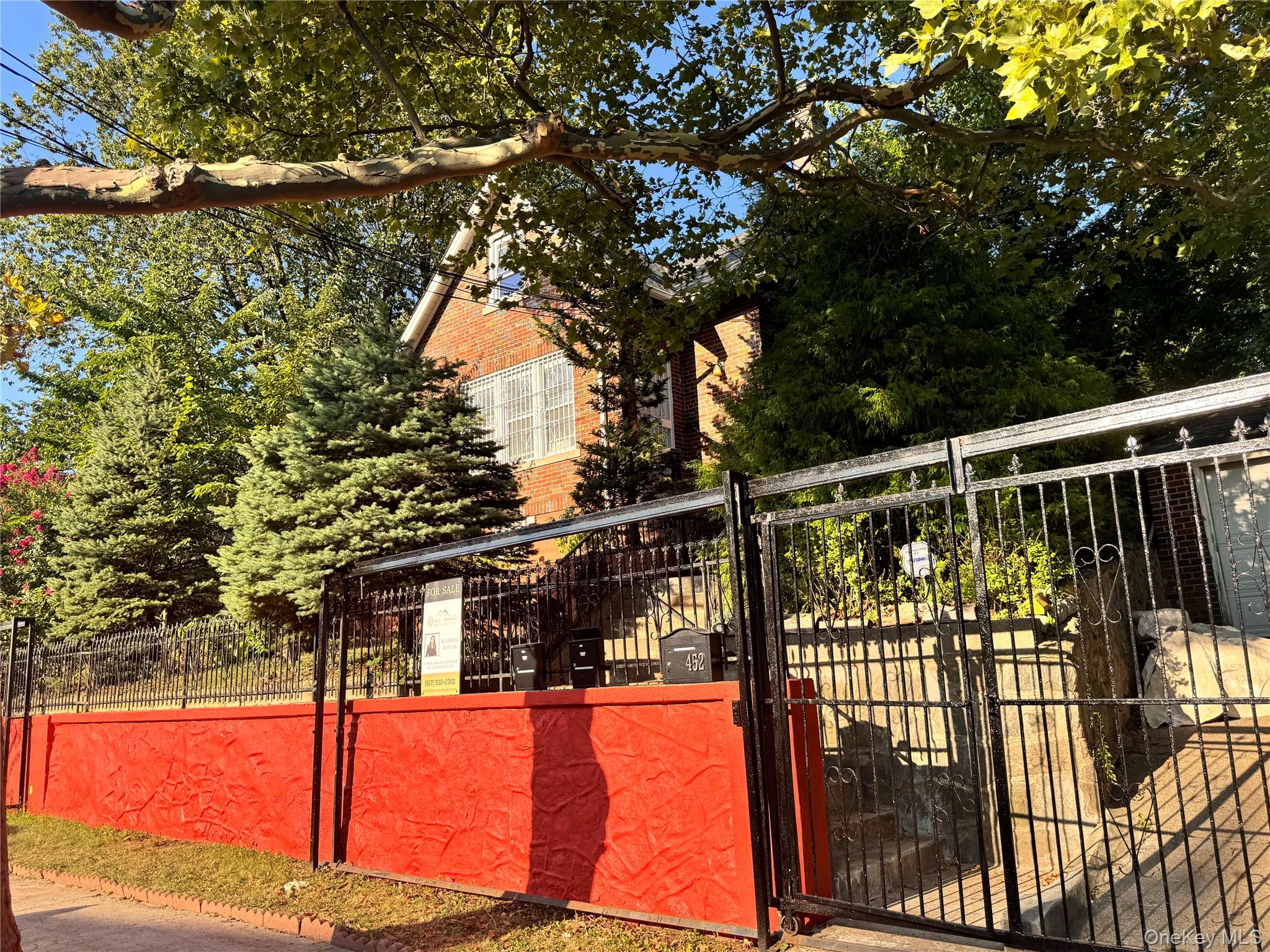 452 Howe Ave, Bronx, NY 10473