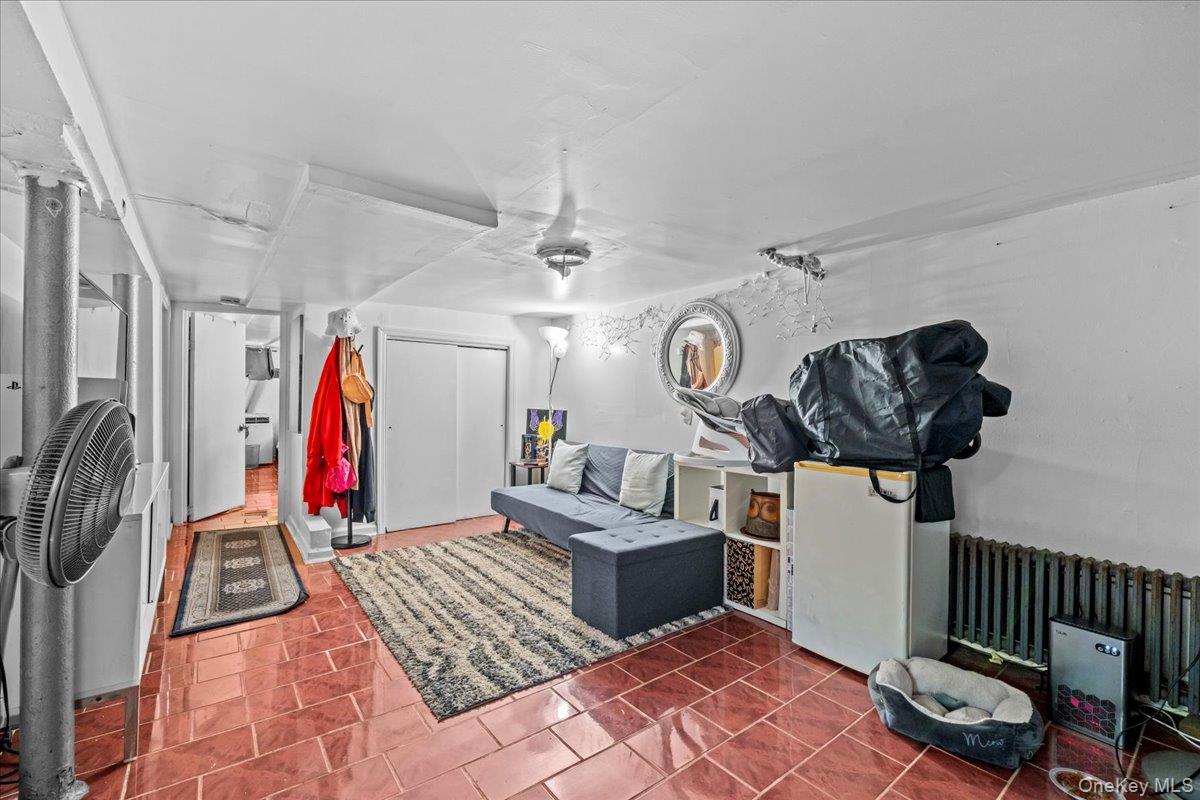 452 Howe Ave, Bronx, NY 10473