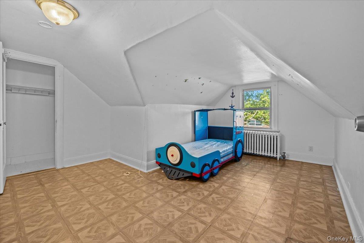 452 Howe Ave, Bronx, NY 10473