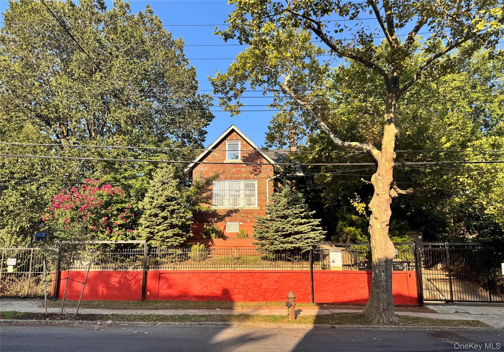 452 Howe Ave, Bronx, NY 10473