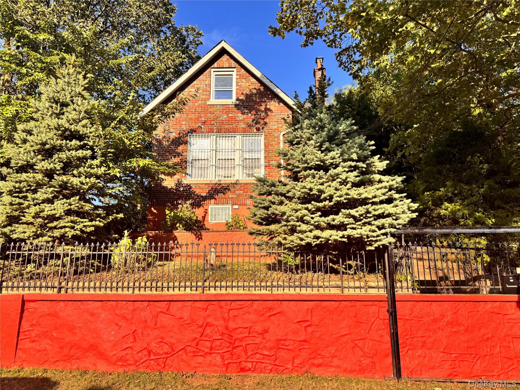 452 Howe Ave, Bronx, NY 10473