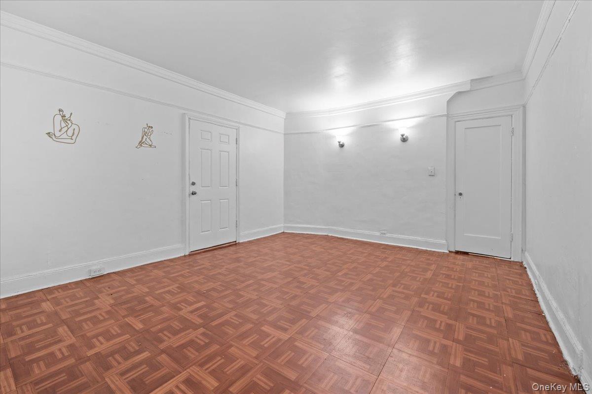 452 Howe Ave, Bronx, NY 10473