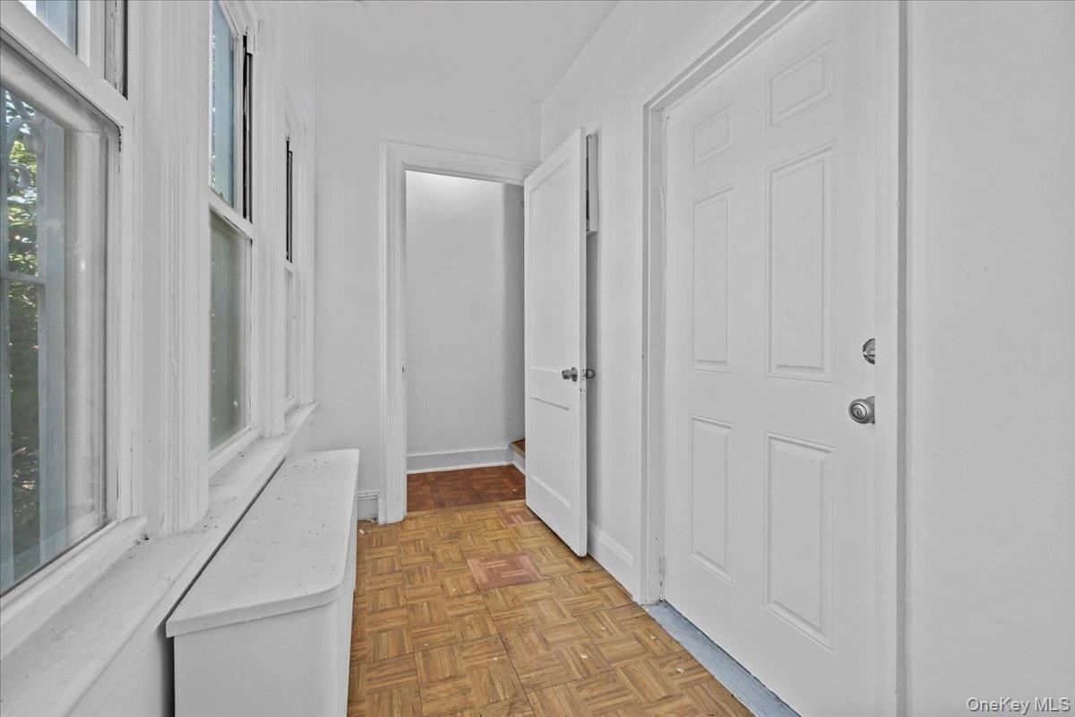 452 Howe Ave, Bronx, NY 10473