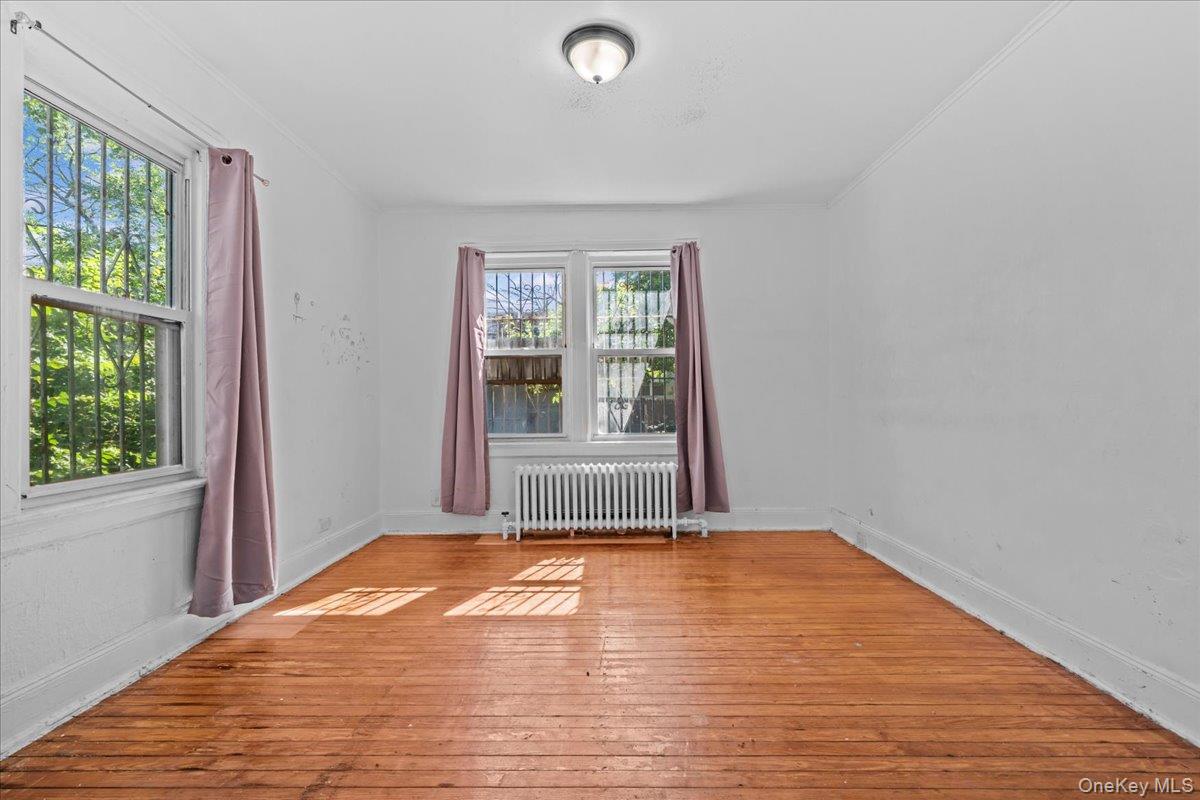 452 Howe Ave, Bronx, NY 10473