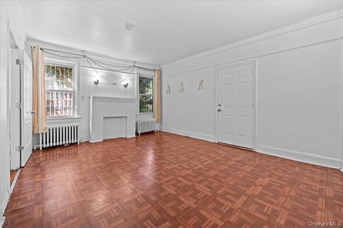 452 Howe Ave, Bronx, NY 10473