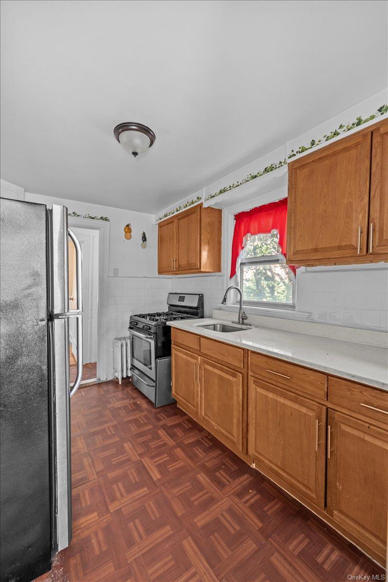 452 Howe Ave, Bronx, NY 10473