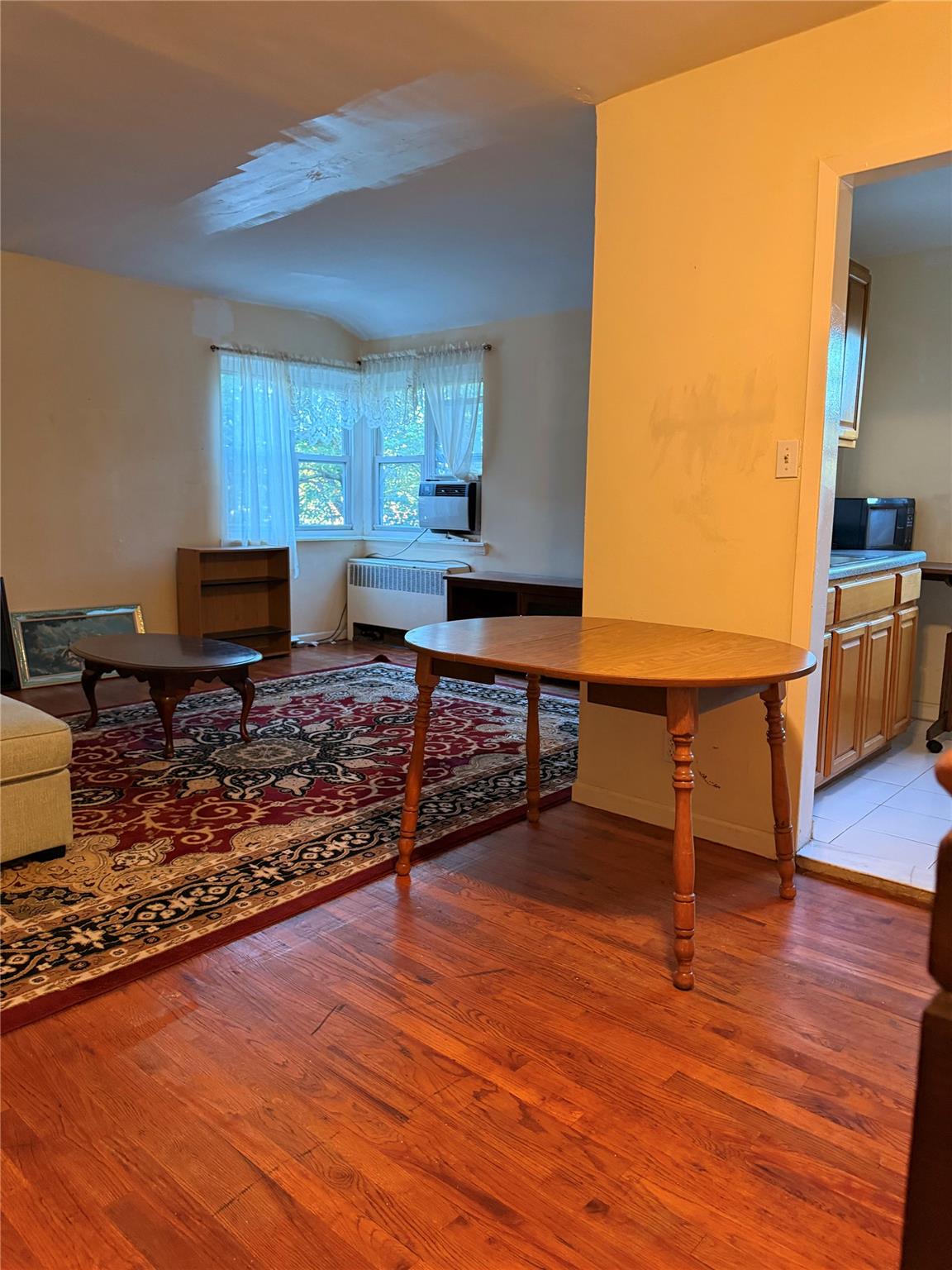 214-37 hillside Avenue # B, Queens Village, NY 11427