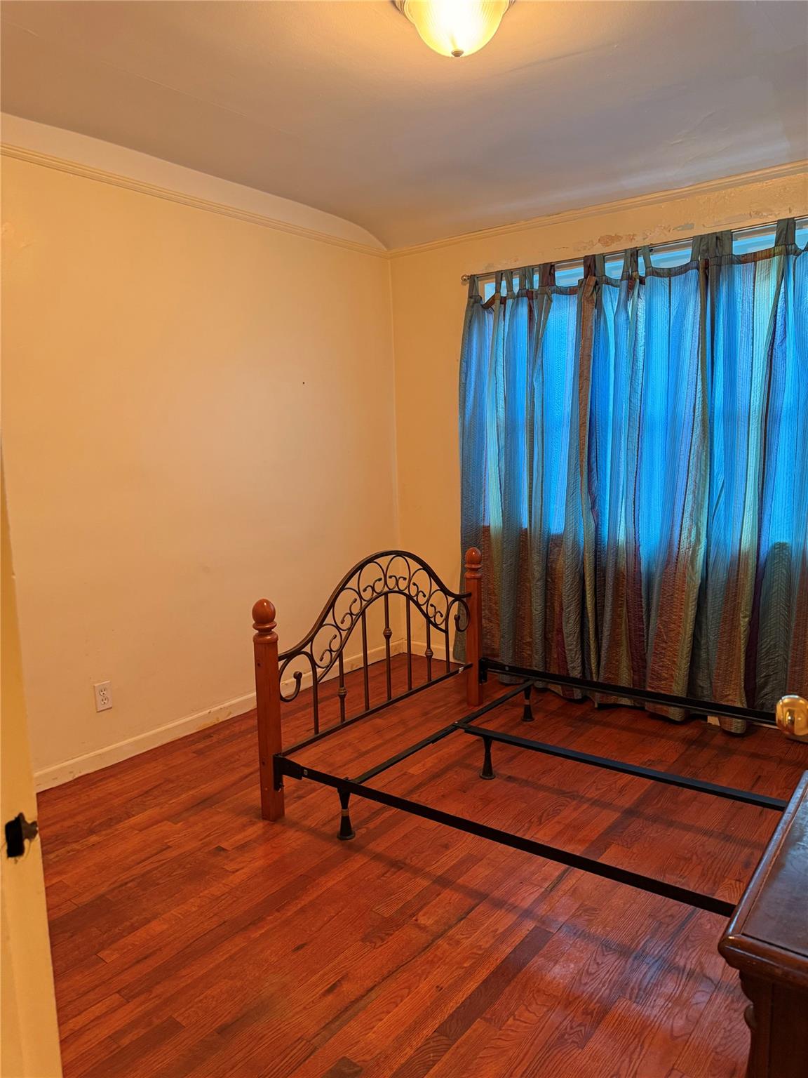 214-37 hillside Avenue # B, Queens Village, NY 11427