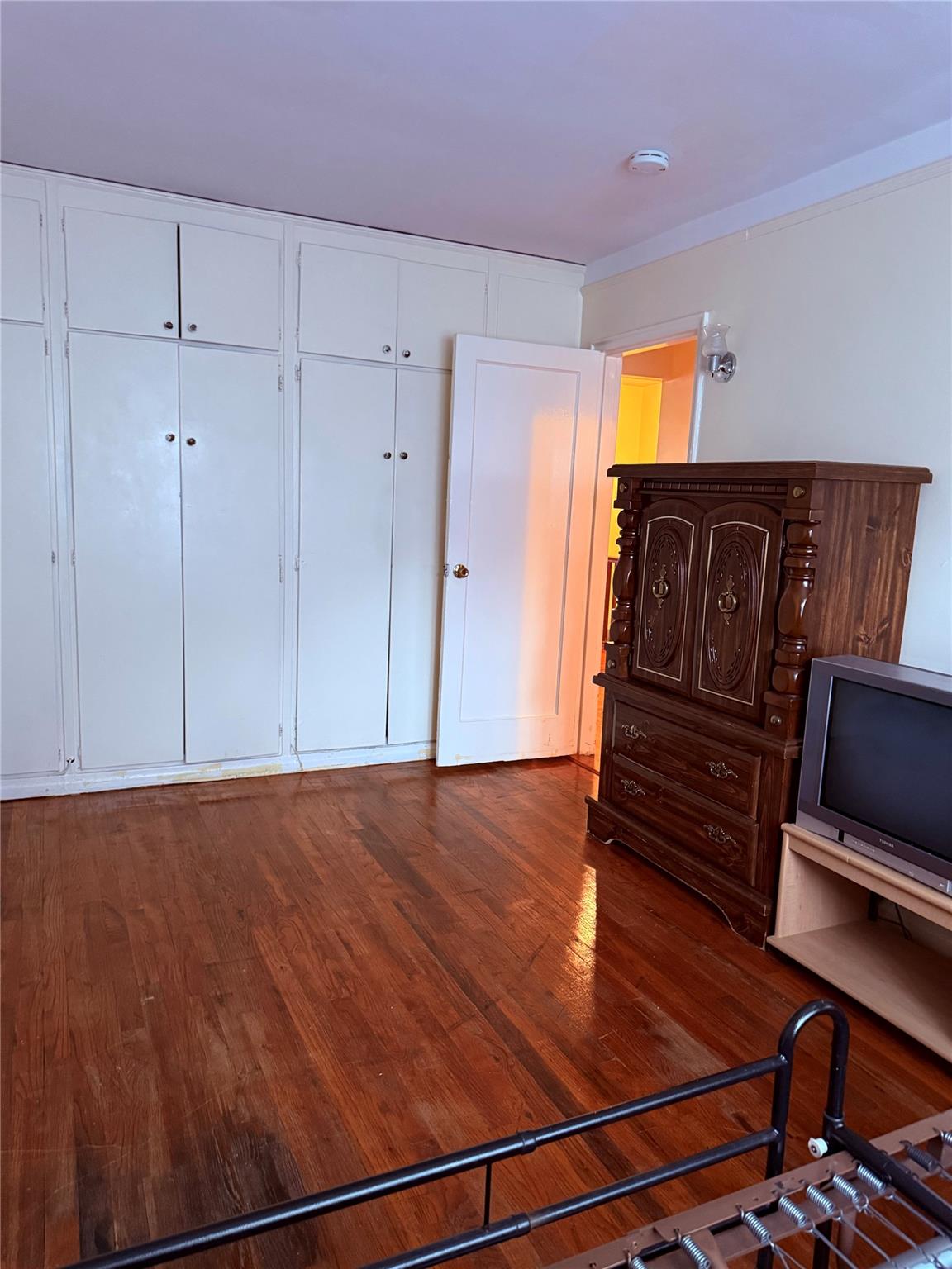 214-37 hillside Avenue # B, Queens Village, NY 11427