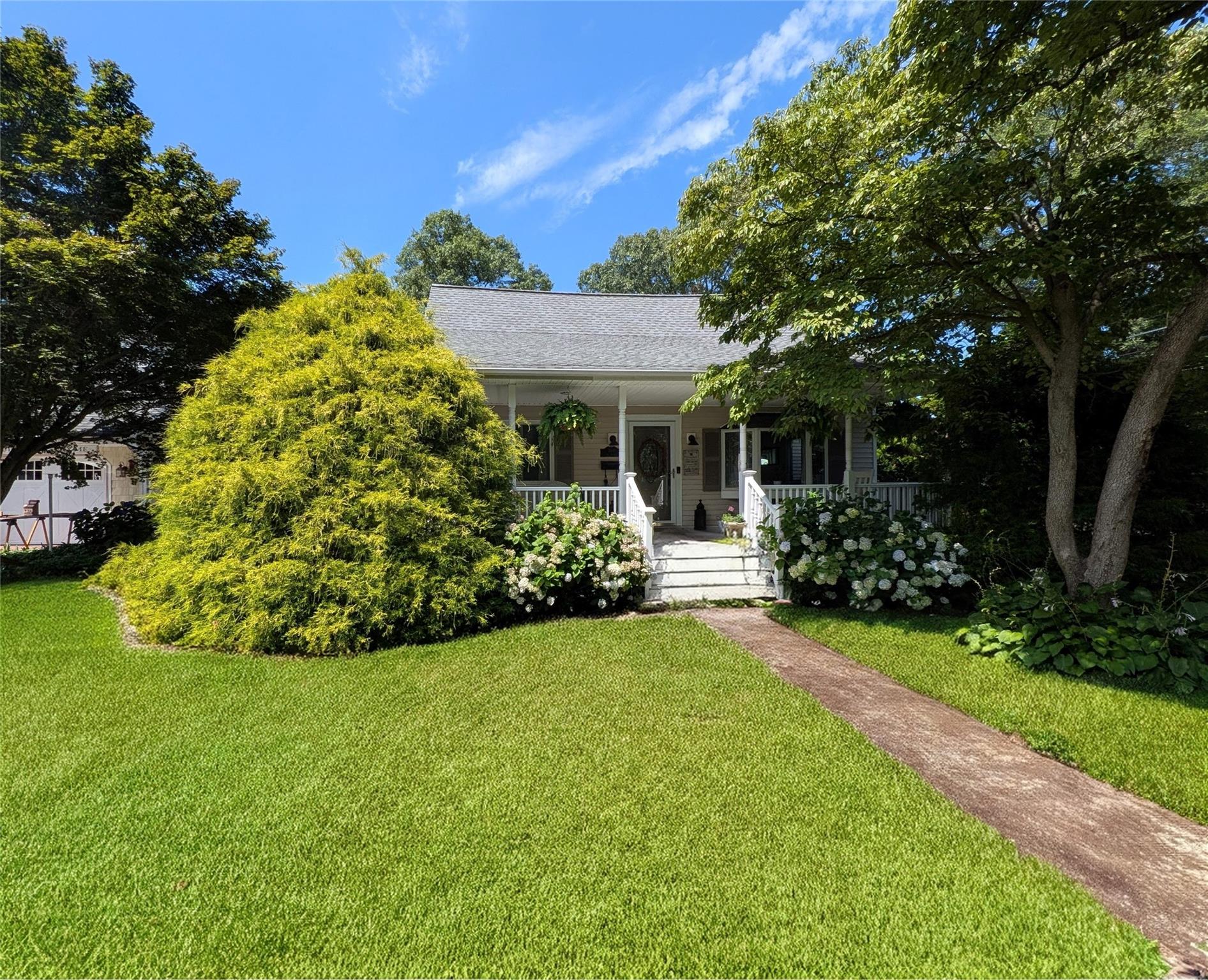 300 3rd Avenue, East Northport, NY 11731