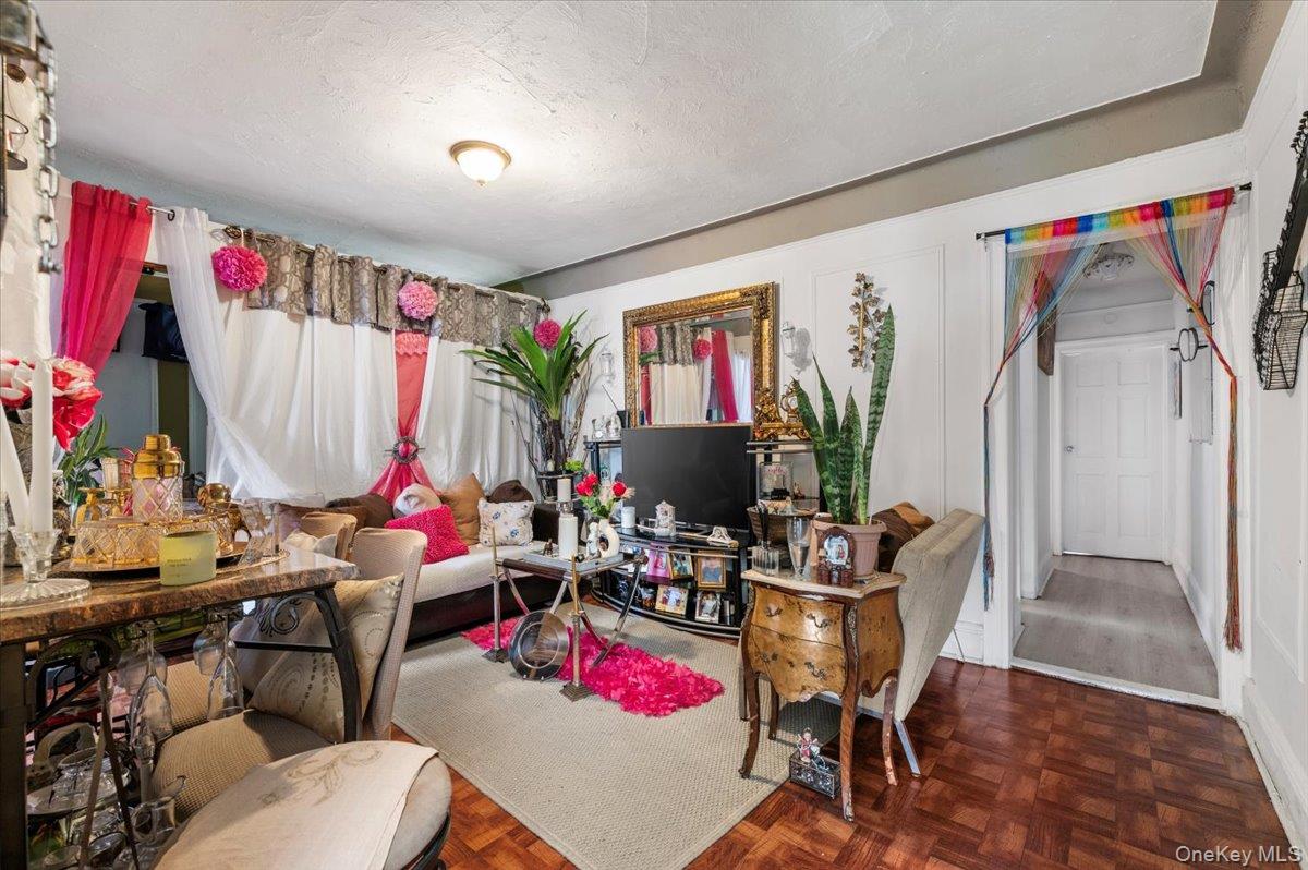 8640 123rd Street, Richmond Hill, NY 11418