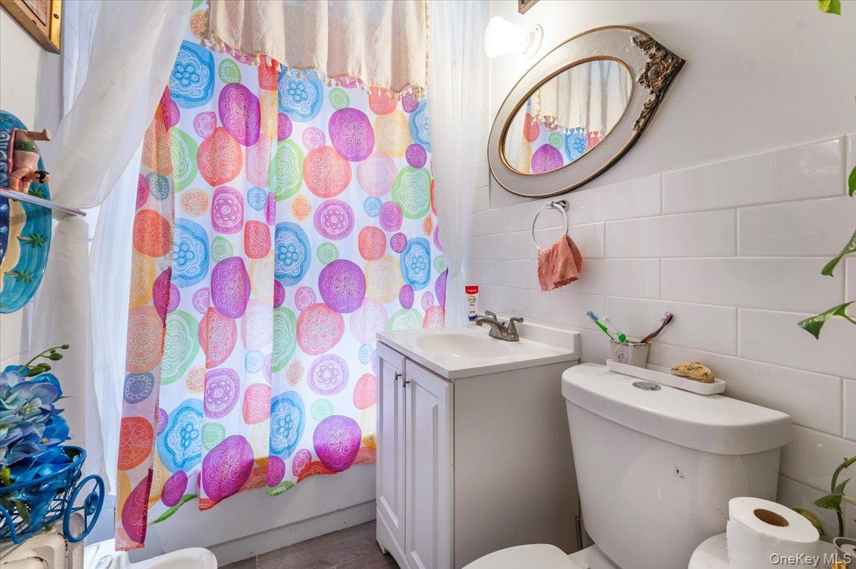 8640 123rd Street, Richmond Hill, NY 11418