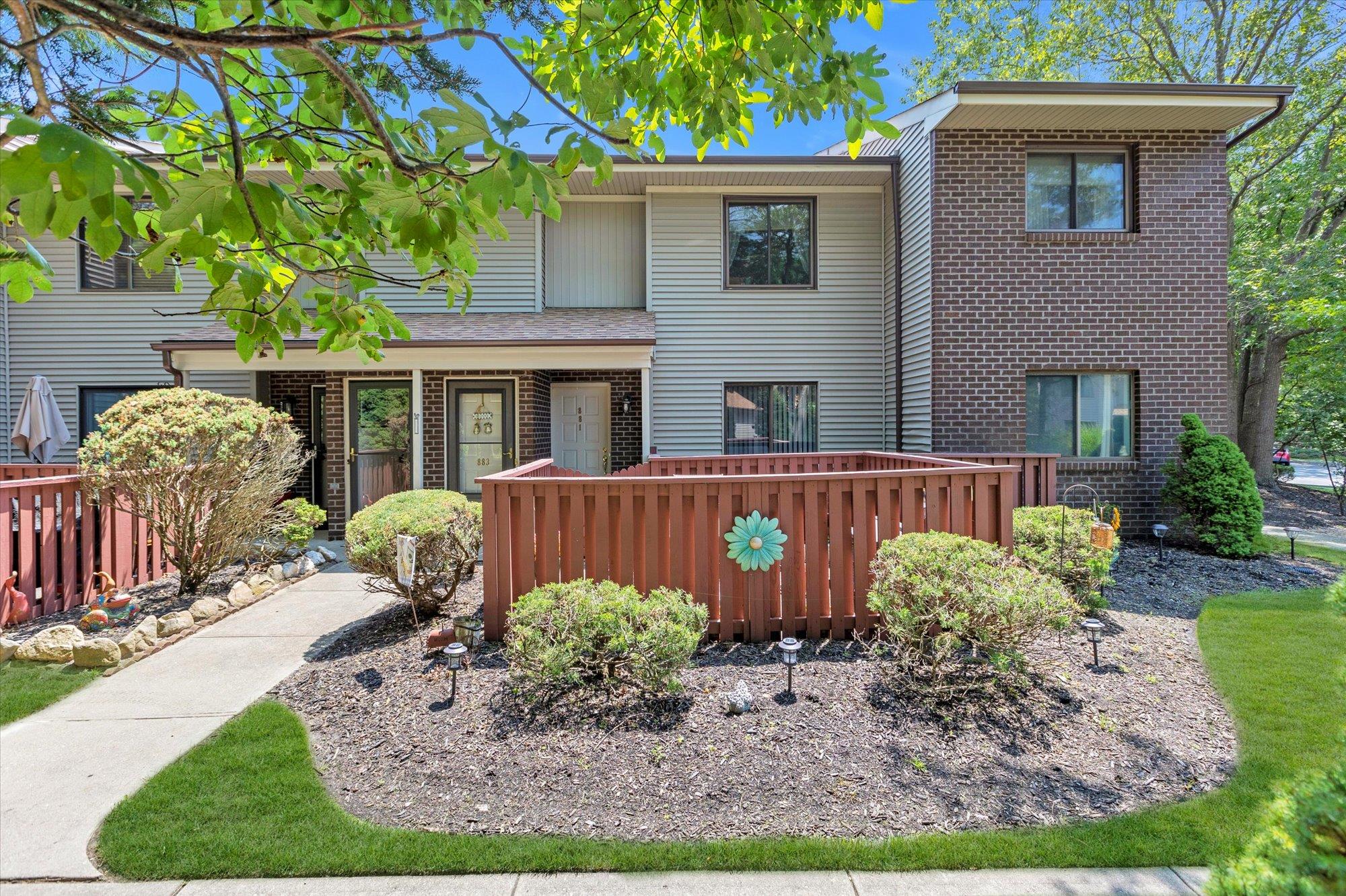 881 Skyline Drive # 881, Coram, NY 11727