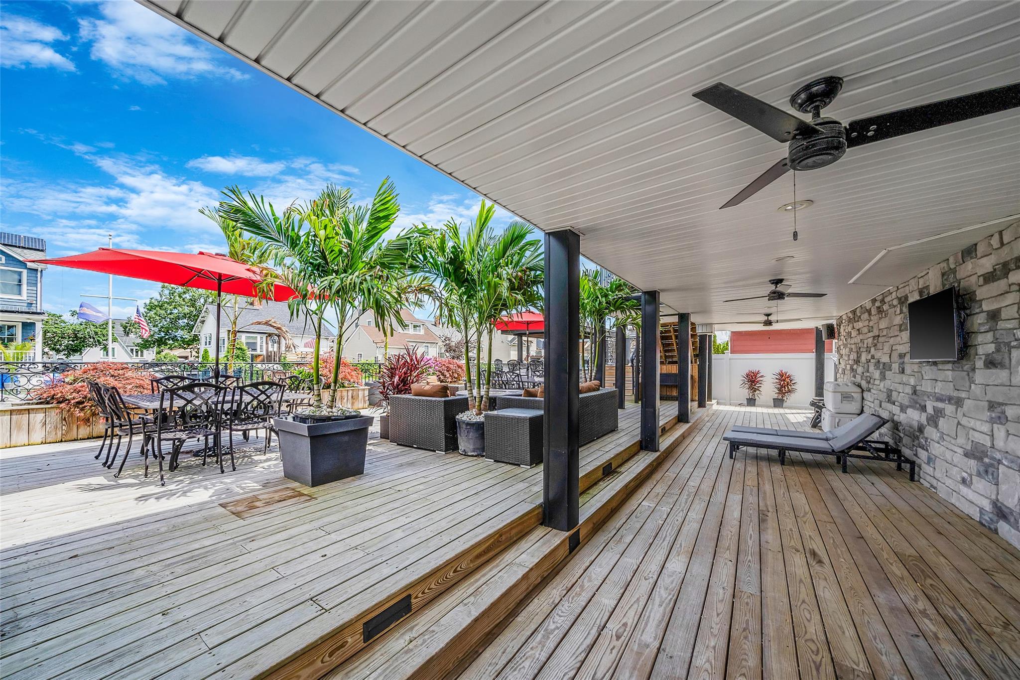 60 W 2nd Street, Freeport, NY 11520