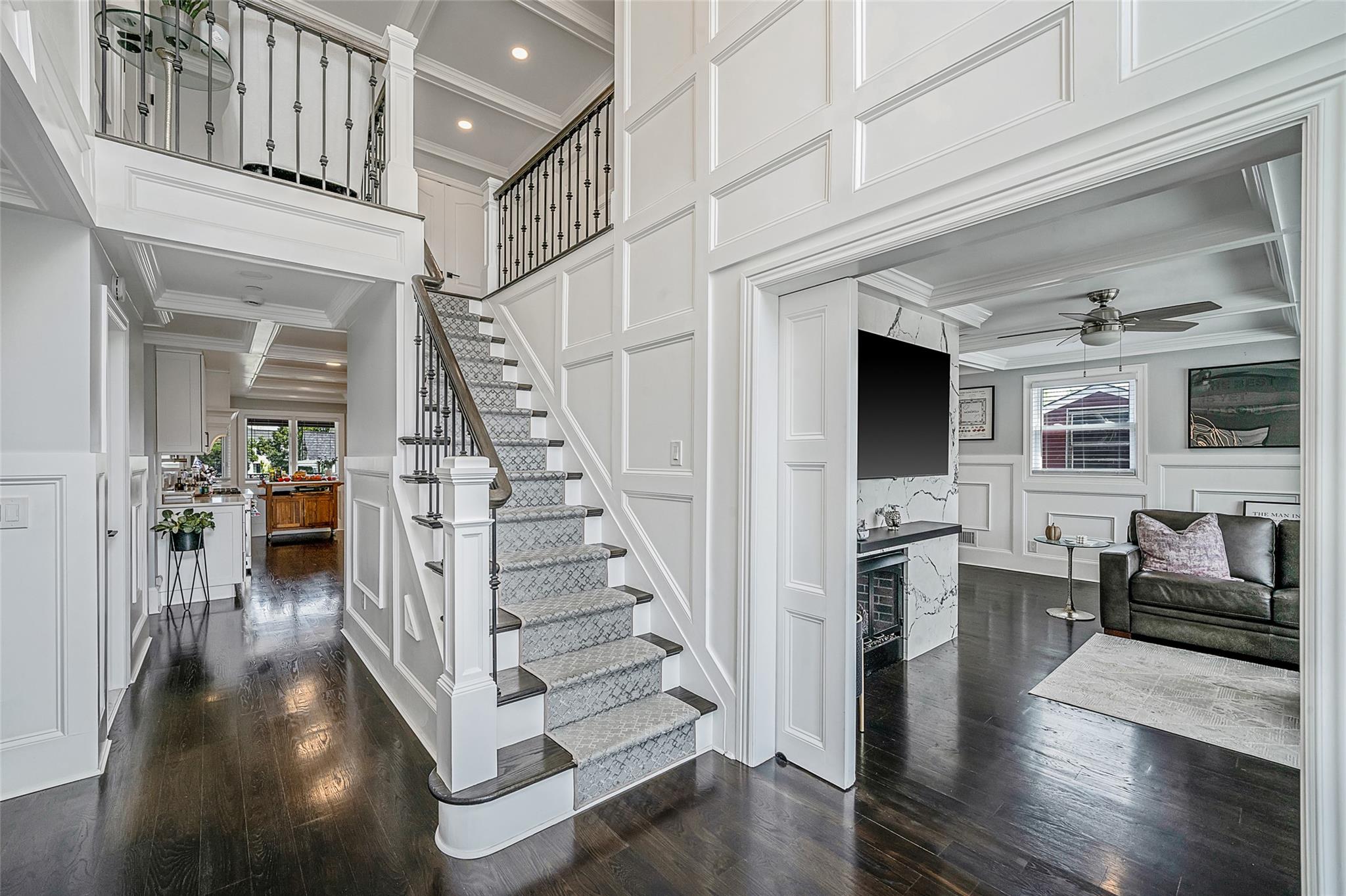 60 W 2nd Street, Freeport, NY 11520