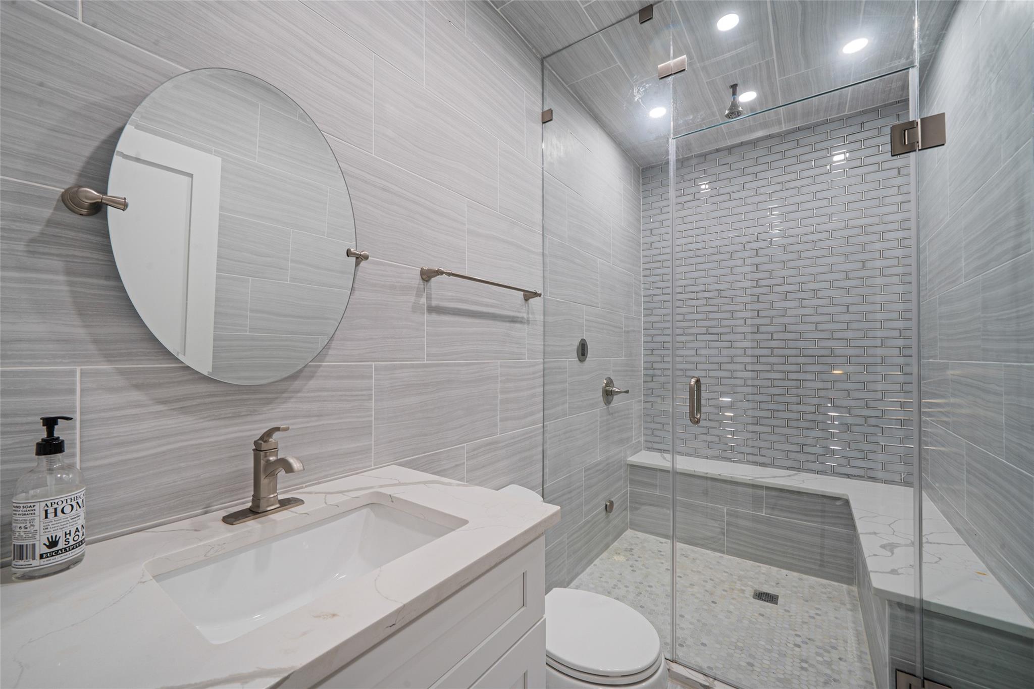 60 W 2nd Street, Freeport, NY 11520