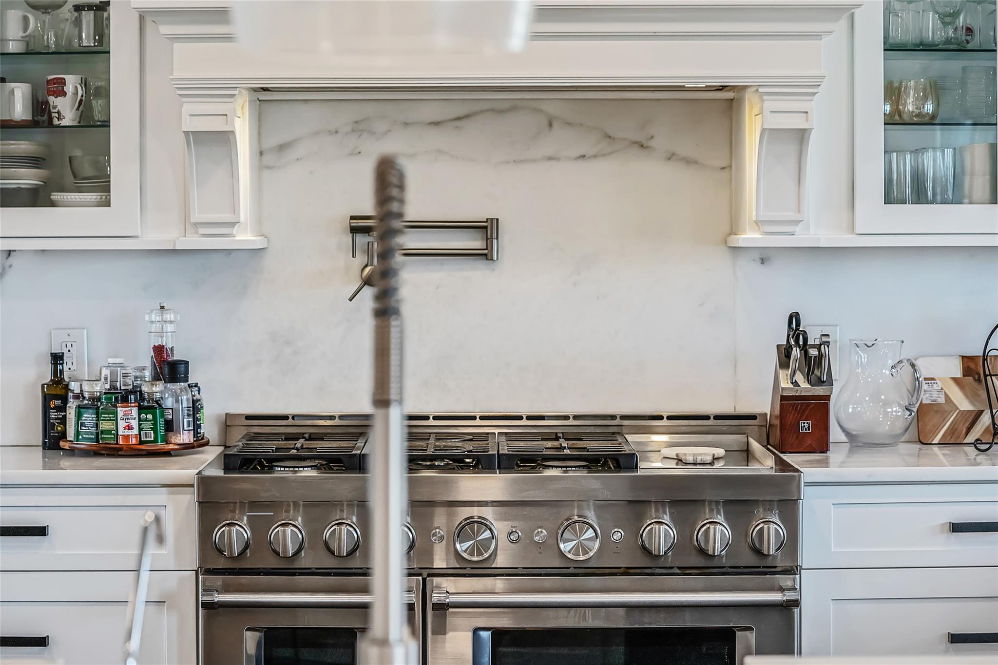 60 W 2nd Street, Freeport, NY 11520