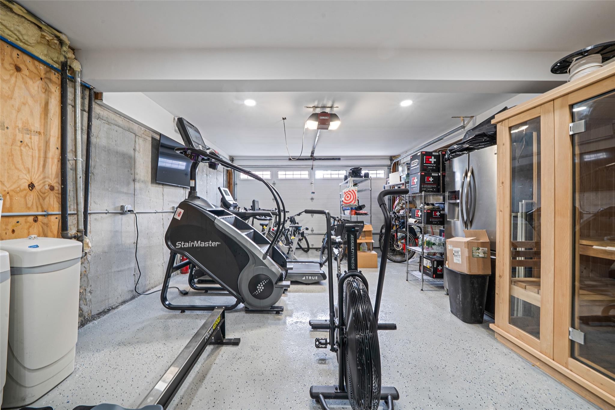 60 W 2nd Street, Freeport, NY 11520