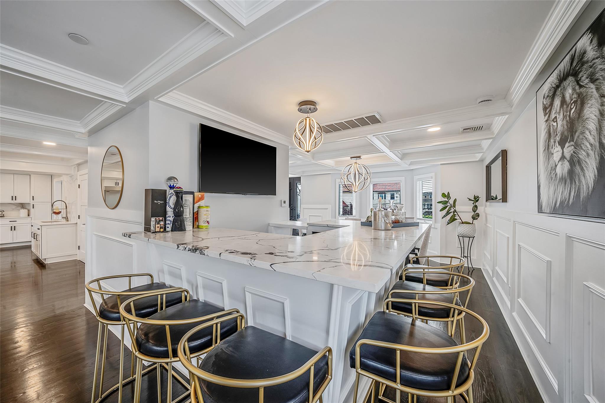 60 W 2nd Street, Freeport, NY 11520