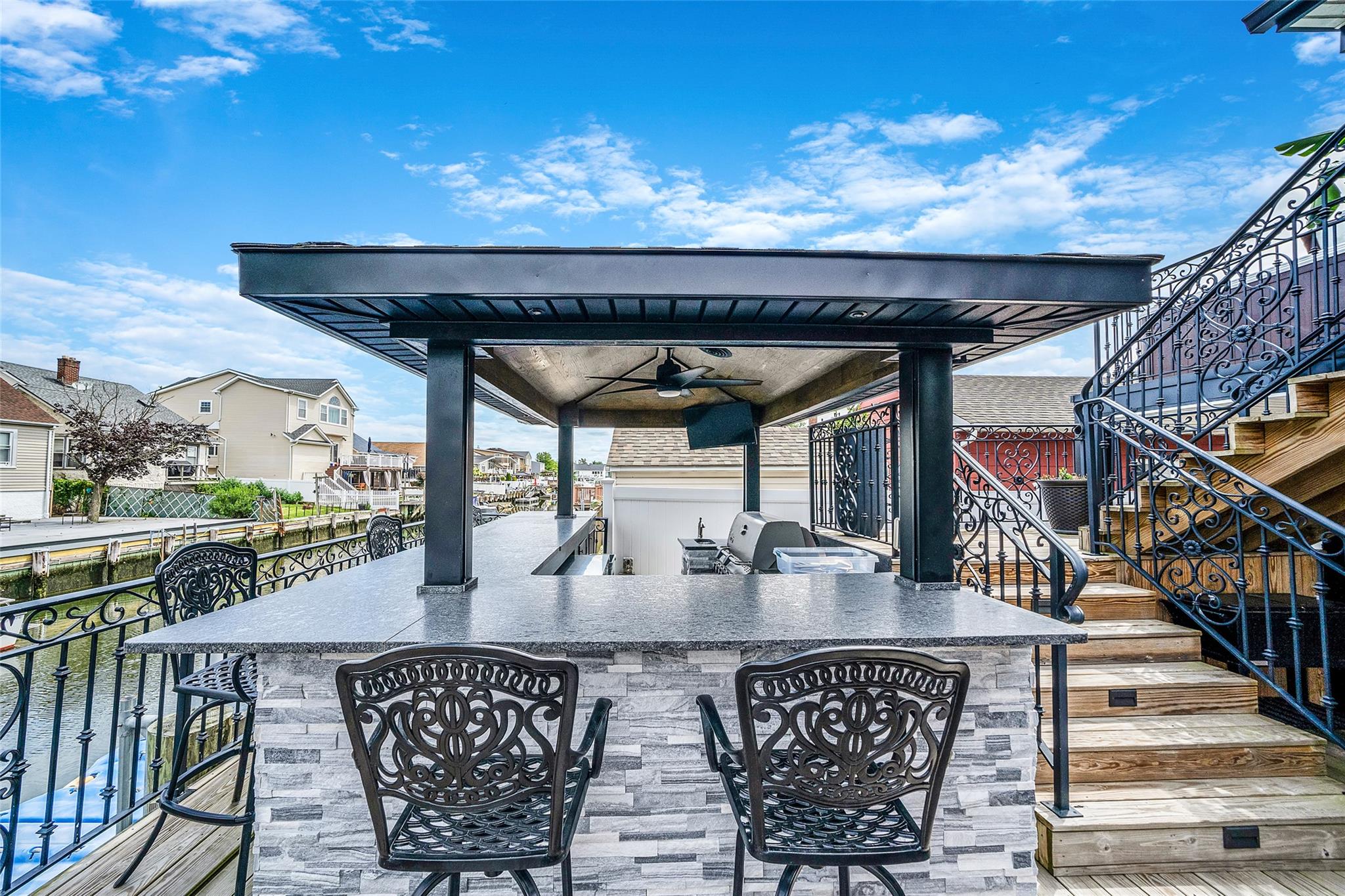 60 W 2nd Street, Freeport, NY 11520