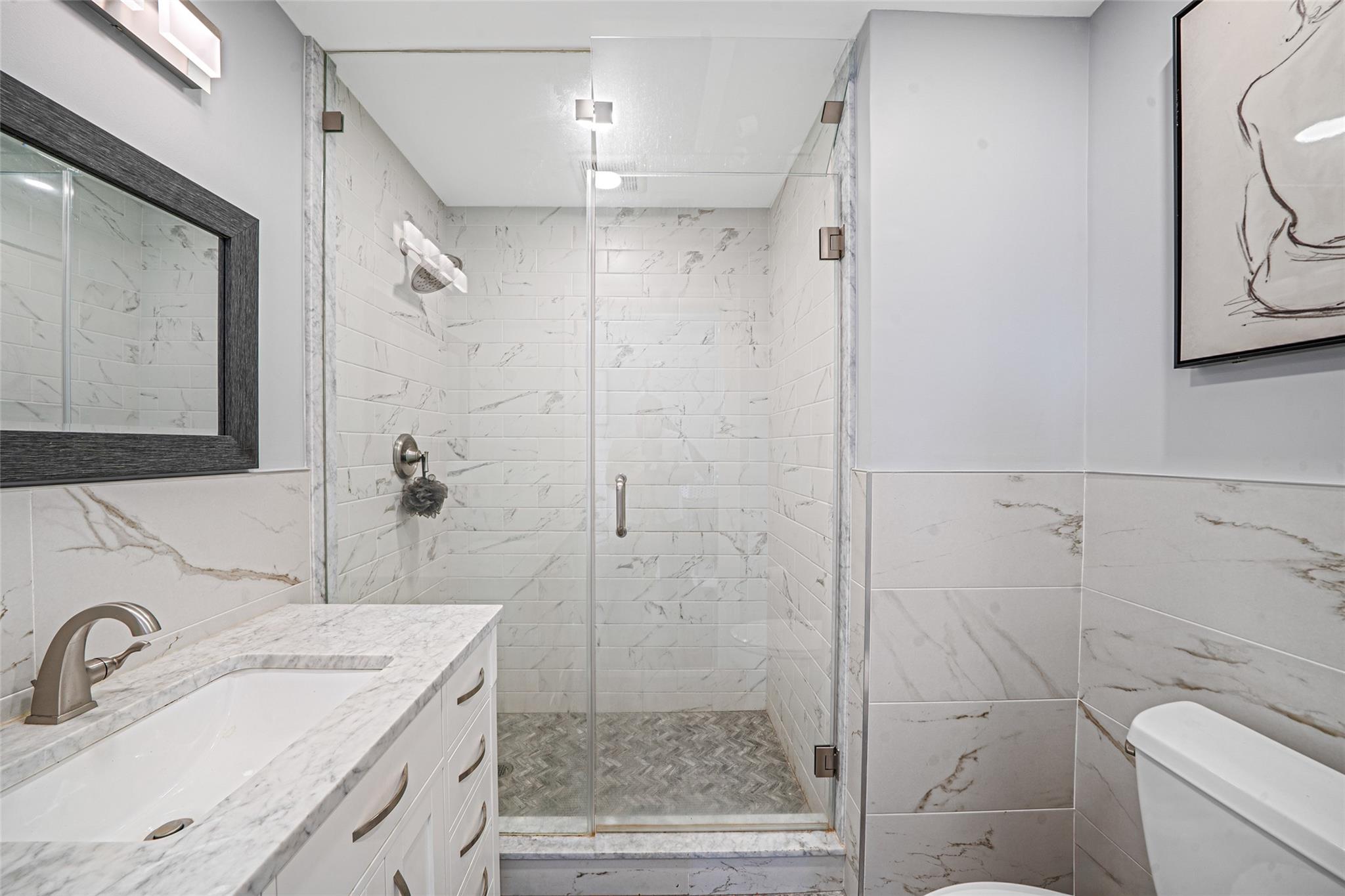 60 W 2nd Street, Freeport, NY 11520