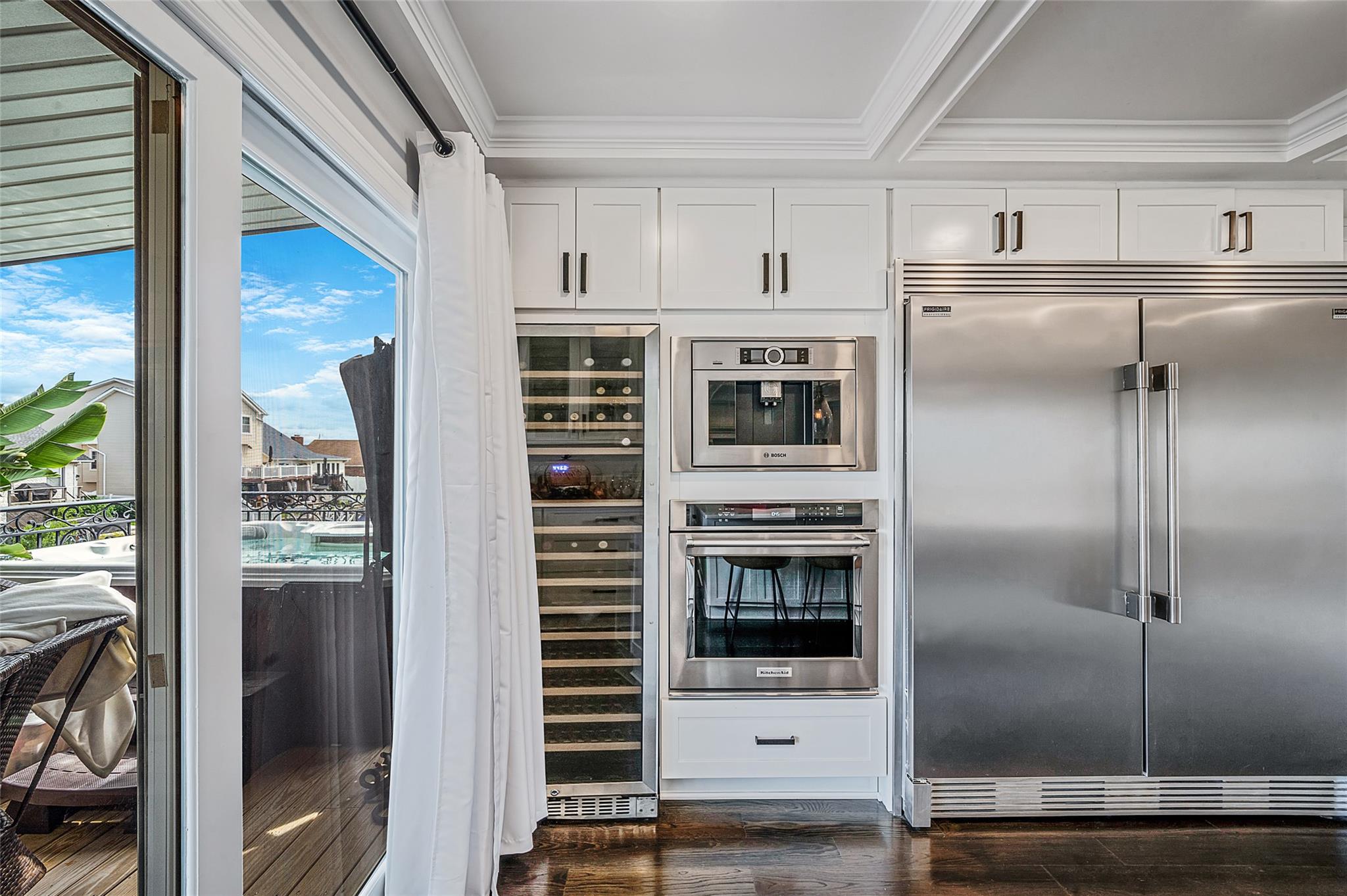 60 W 2nd Street, Freeport, NY 11520