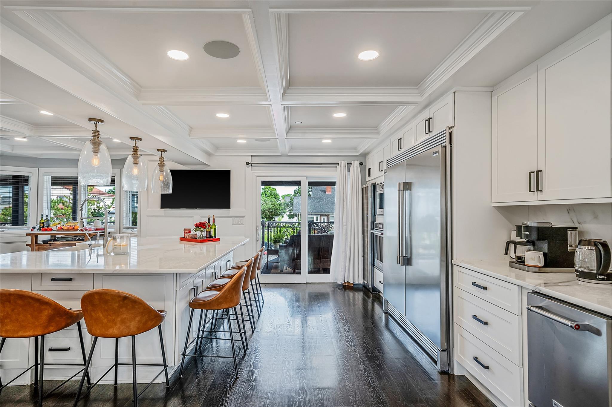 60 W 2nd Street, Freeport, NY 11520