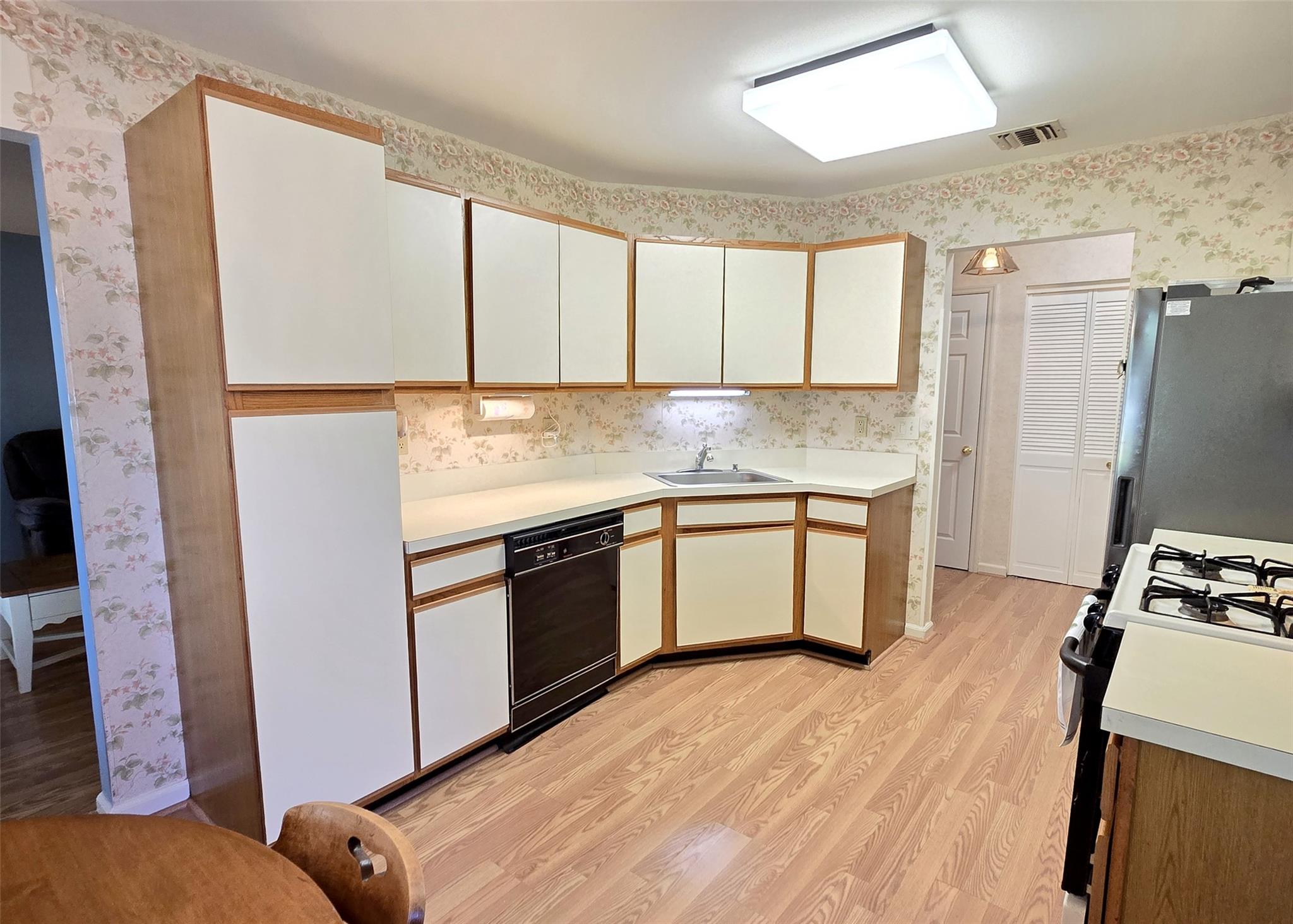 865 Church Street # 4A, Bohemia, NY 11716