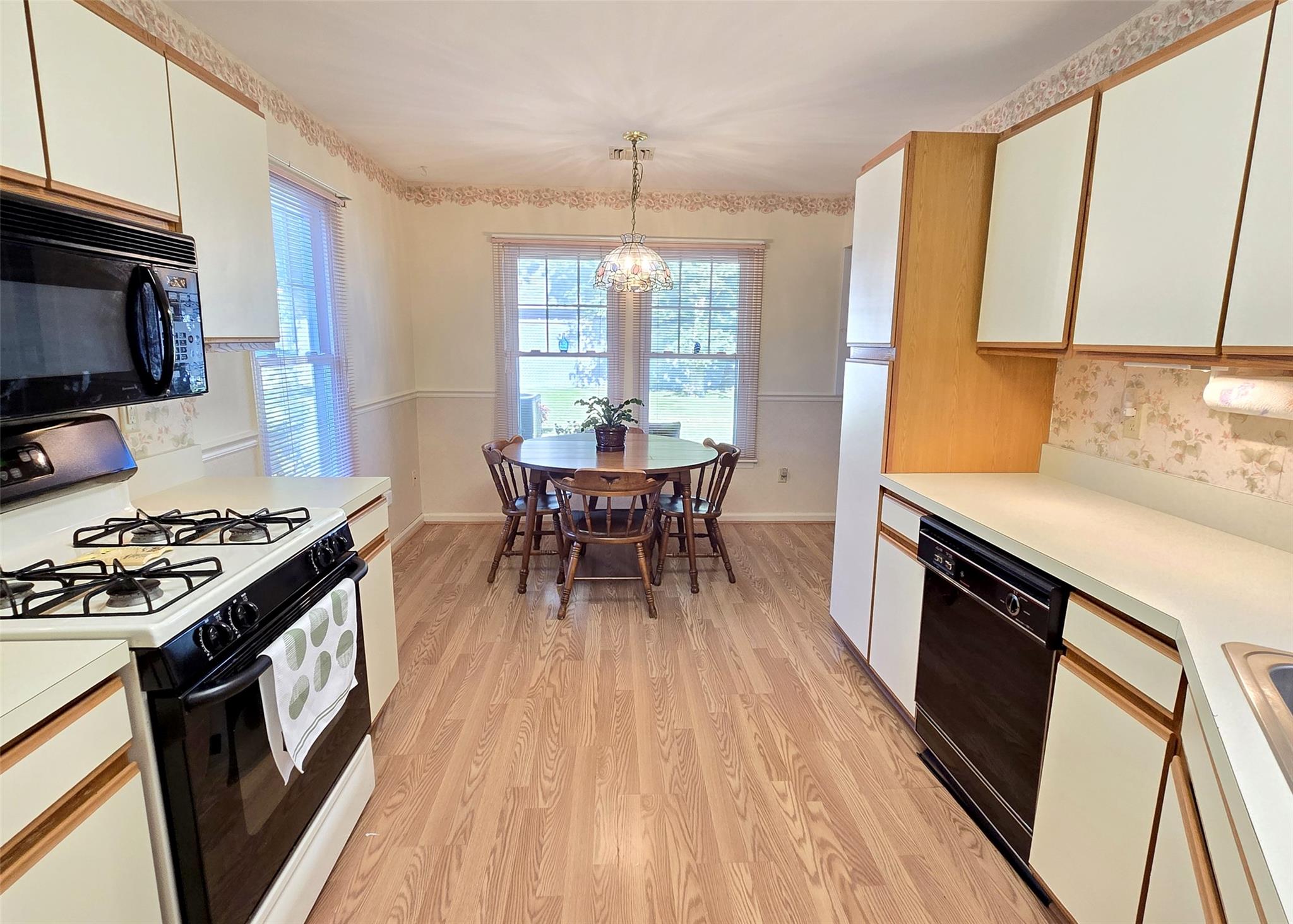 865 Church Street # 4A, Bohemia, NY 11716