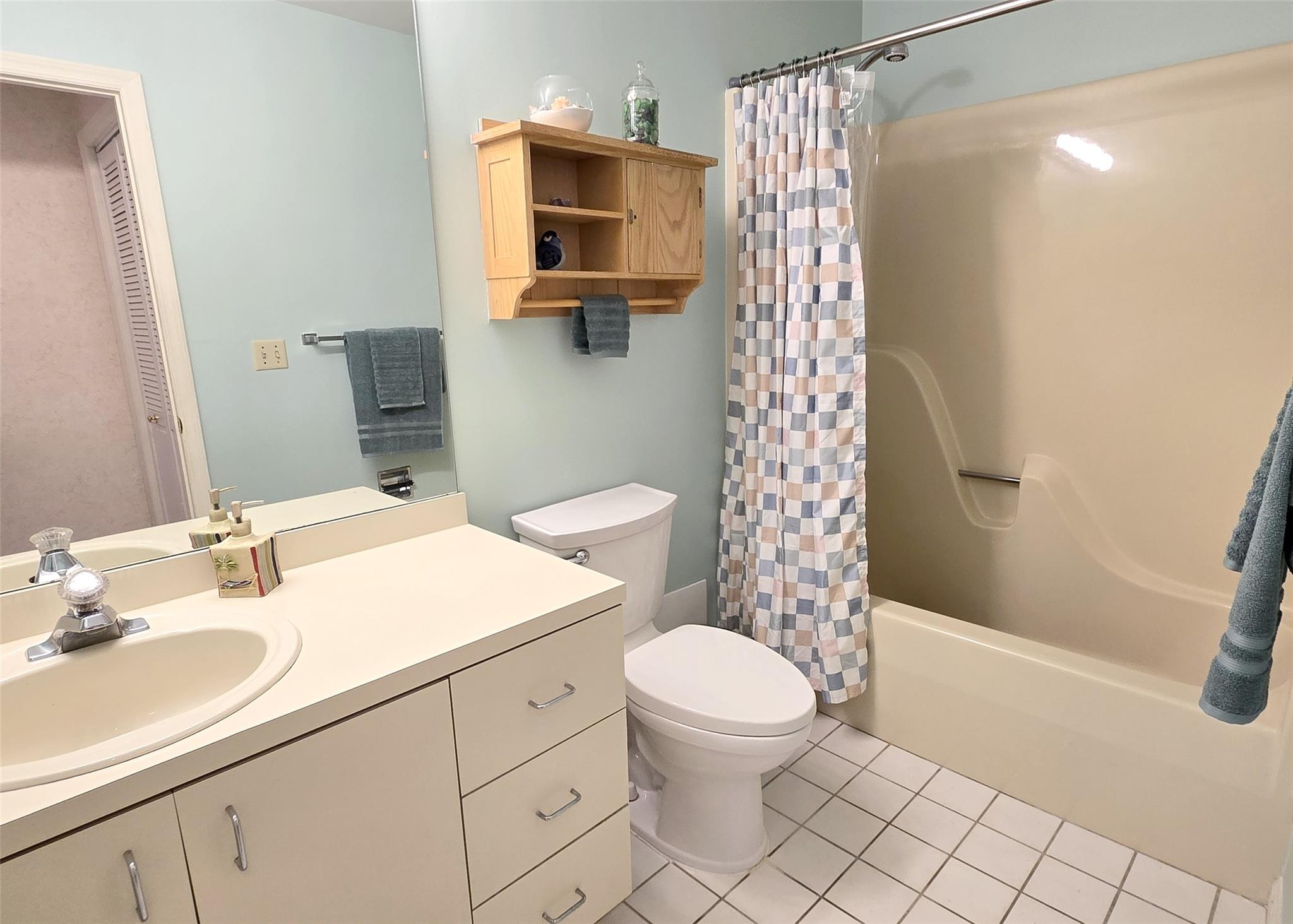 865 Church Street # 4A, Bohemia, NY 11716