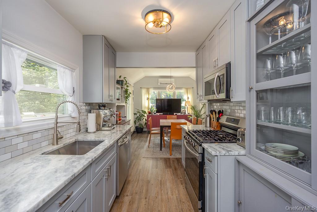 39 Grandview Avenue, Nanuet, NY 10954