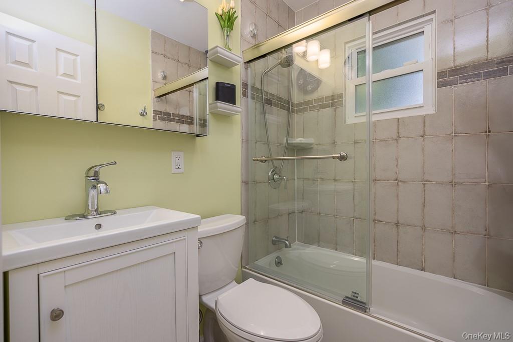 39 Grandview Avenue, Nanuet, NY 10954