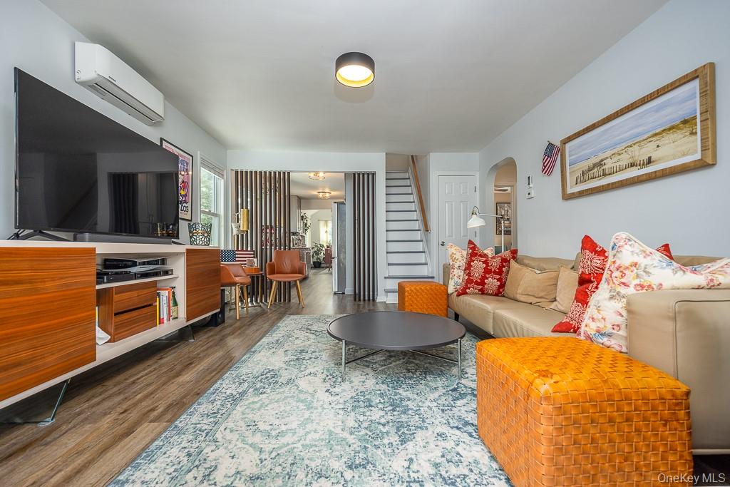 39 Grandview Avenue, Nanuet, NY 10954