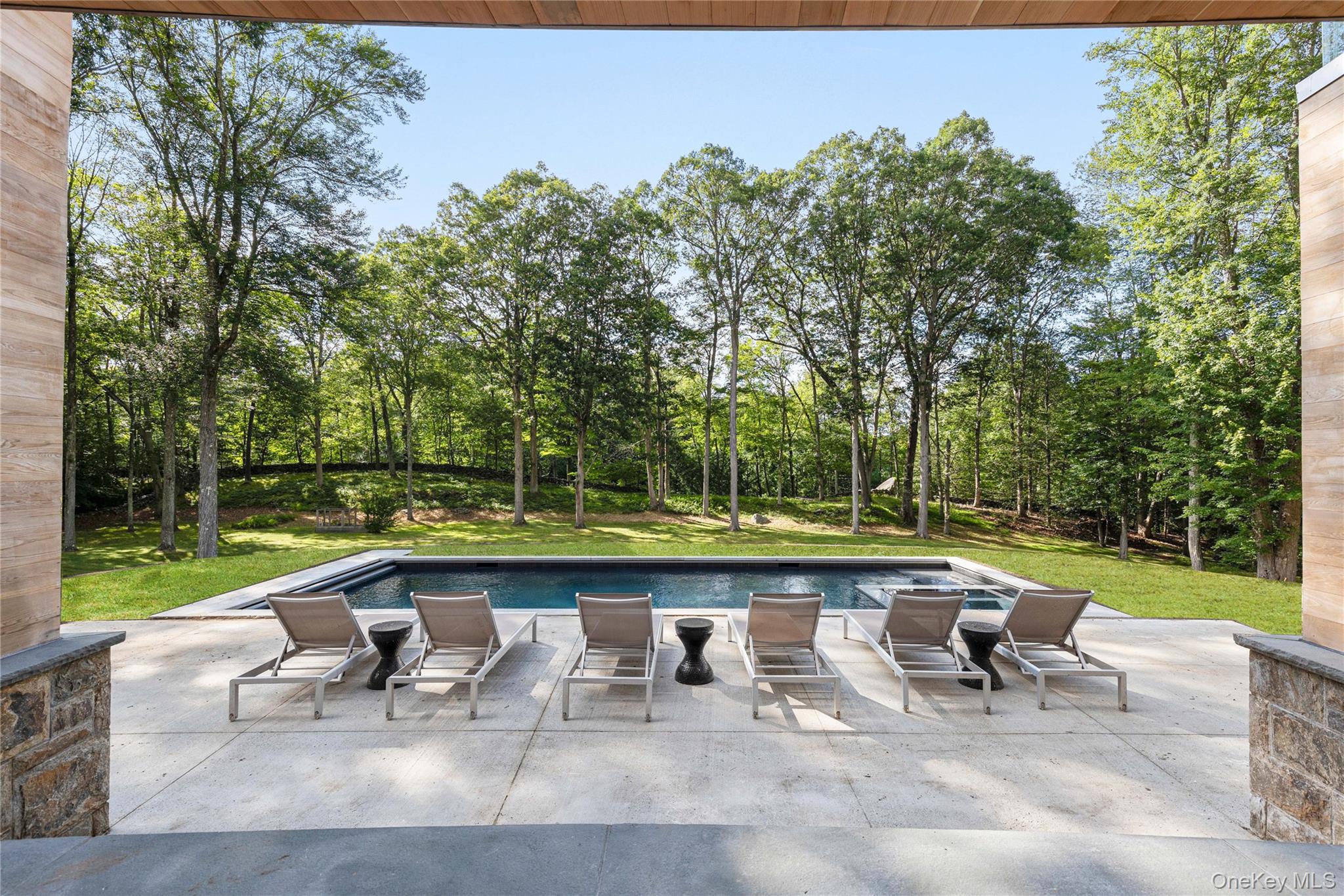 16 Col Sheldon Lane, Pound Ridge, NY 10576