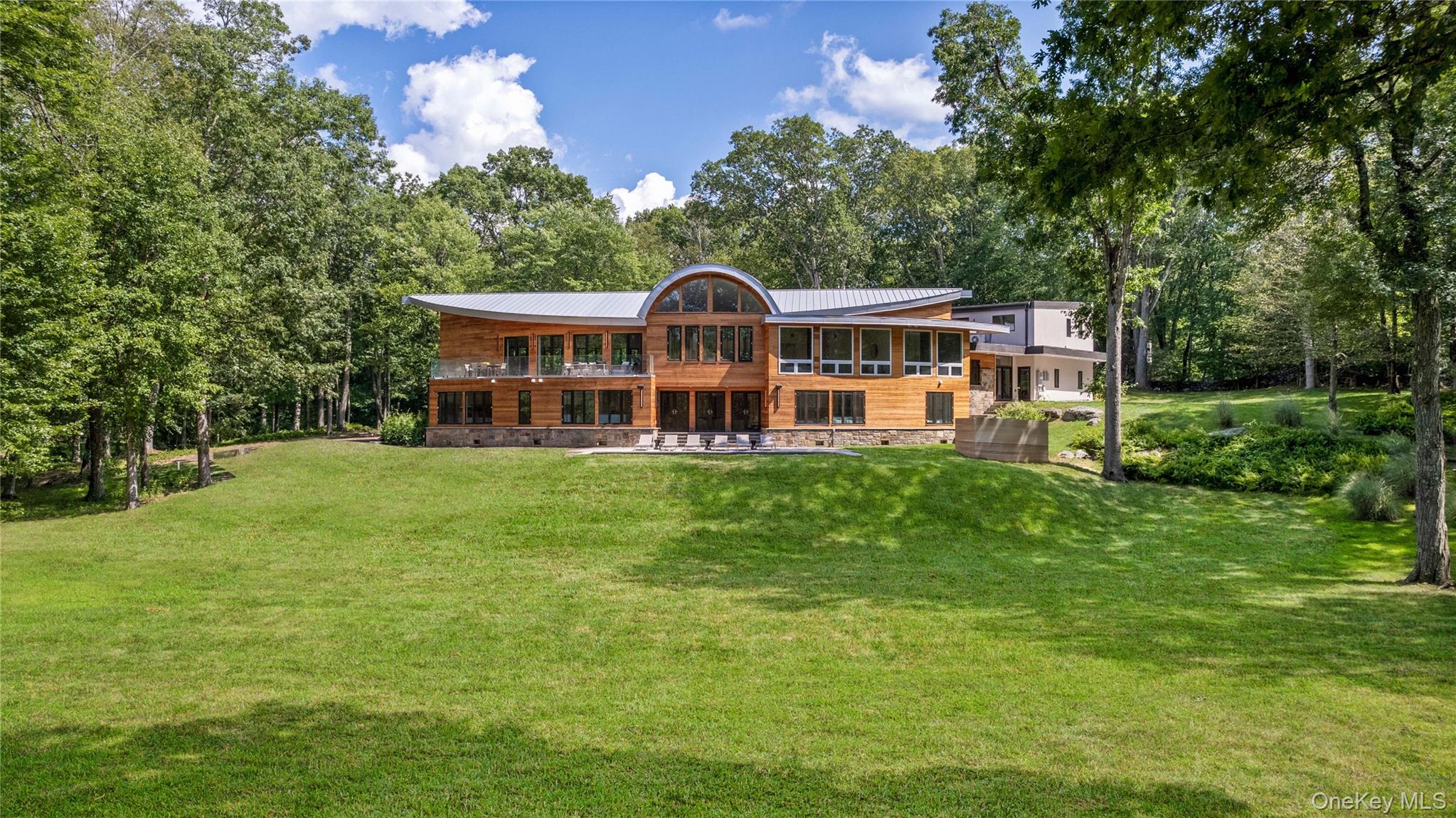 16 Col Sheldon Lane, Pound Ridge, NY 10576