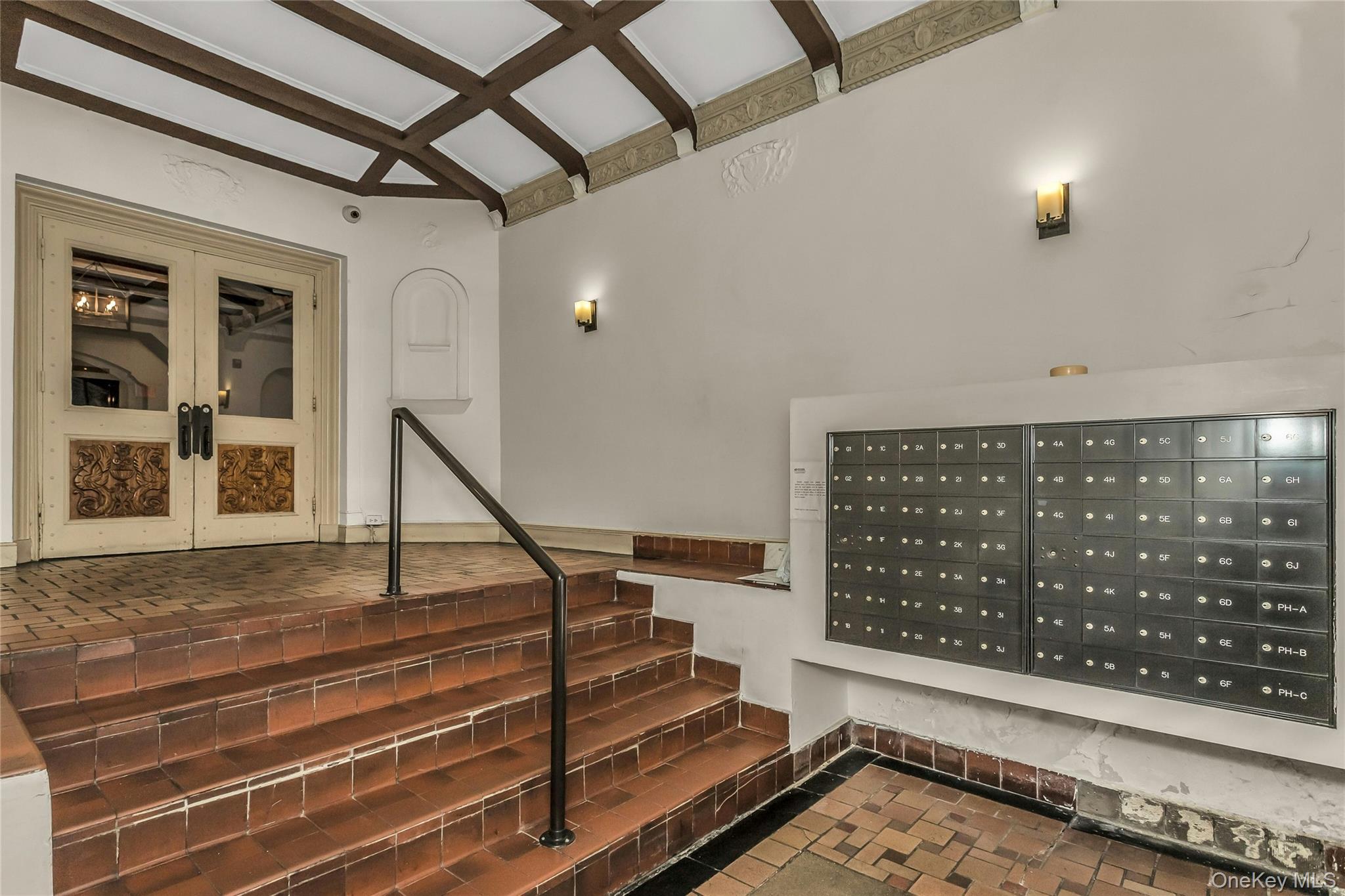 310 Riverside Boulevard # 1E, Long Beach, NY 11561