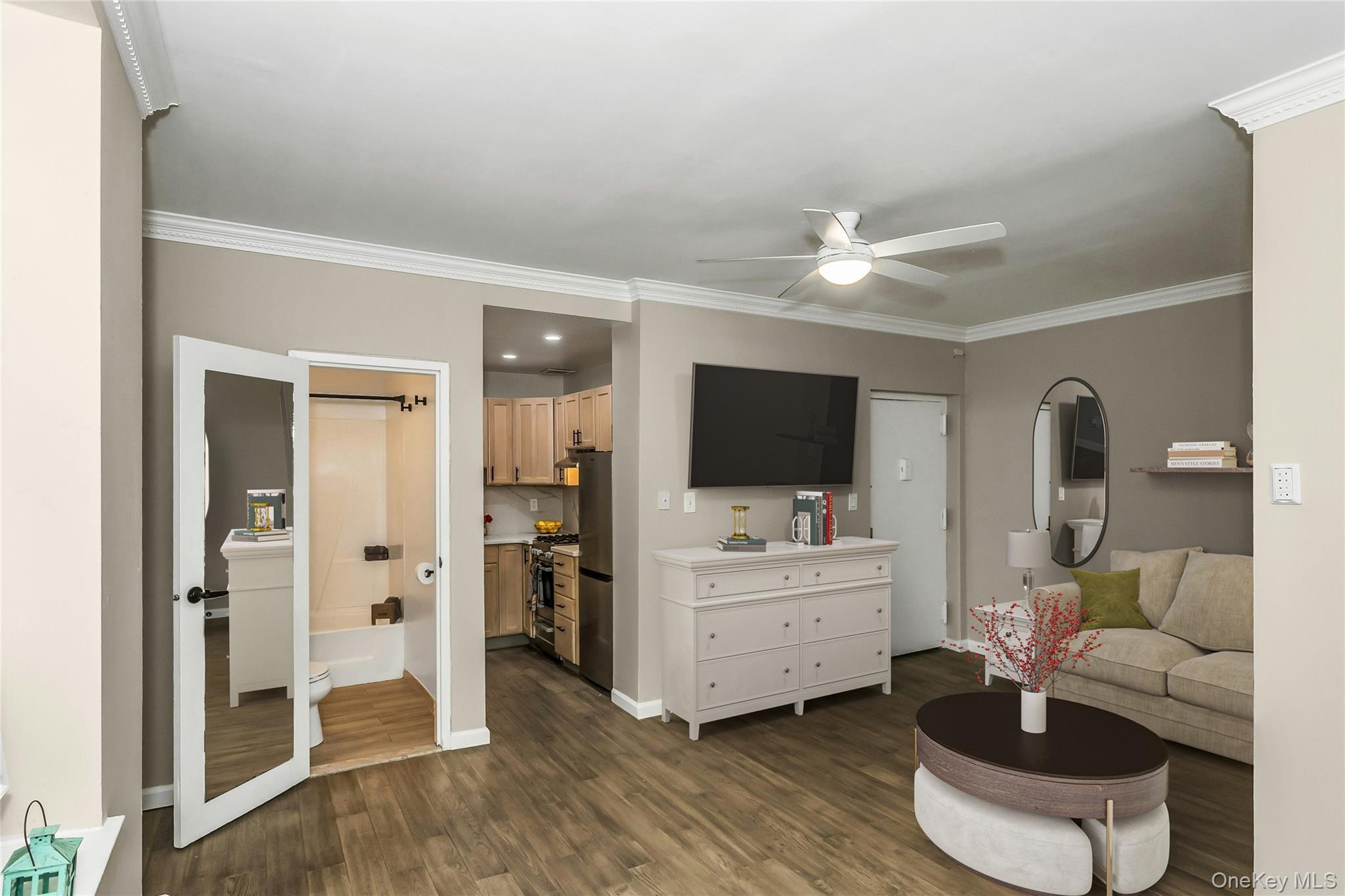 310 Riverside Boulevard # 1E, Long Beach, NY 11561