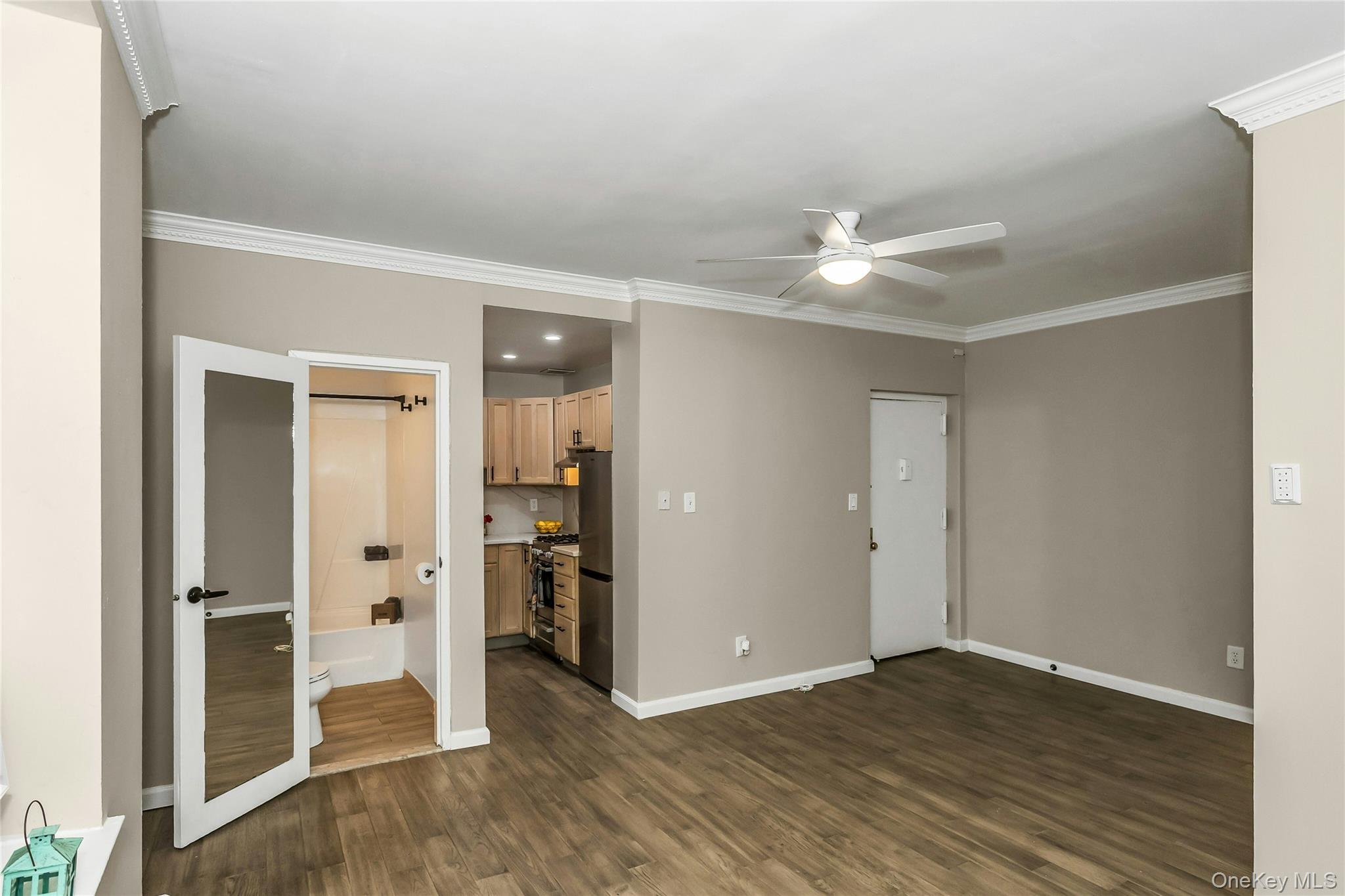 310 Riverside Boulevard # 1E, Long Beach, NY 11561